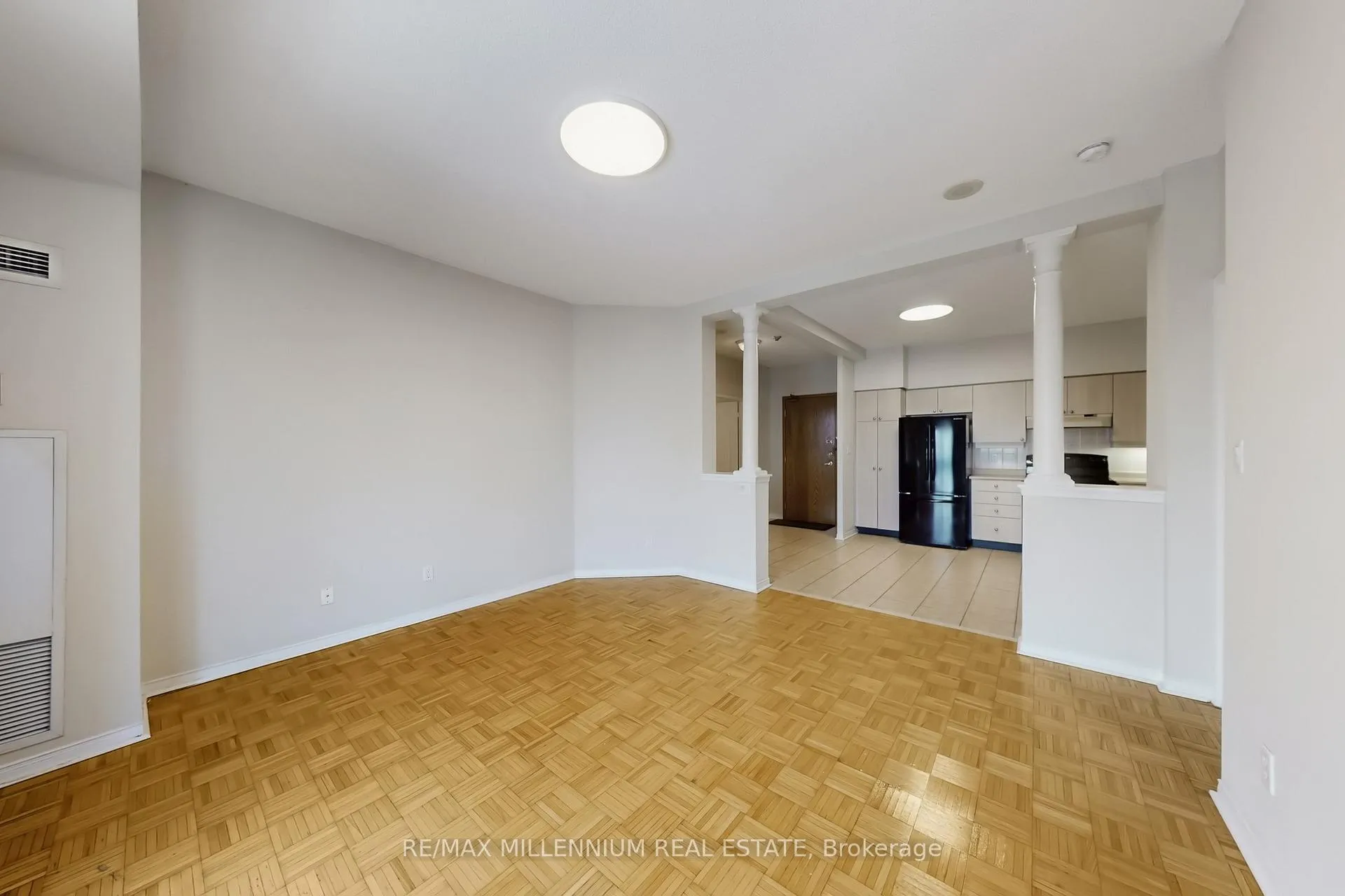 Photo 9 of Unit 619, 7373 Martingrove Road, Vaughan, Vaughan Grove — HOMEH