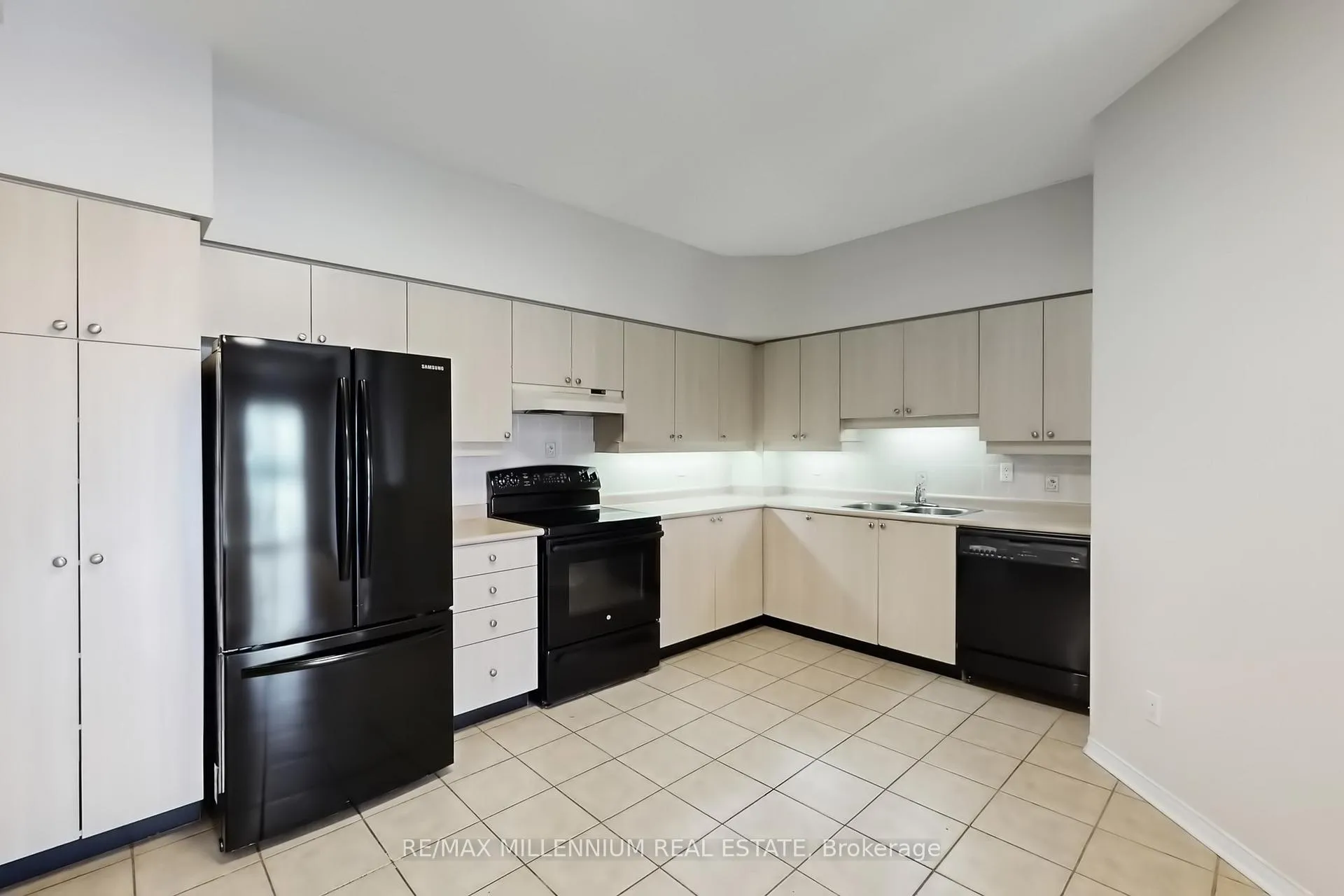 Photo 11 of Unit 619, 7373 Martingrove Road, Vaughan, Vaughan Grove — HOMEH