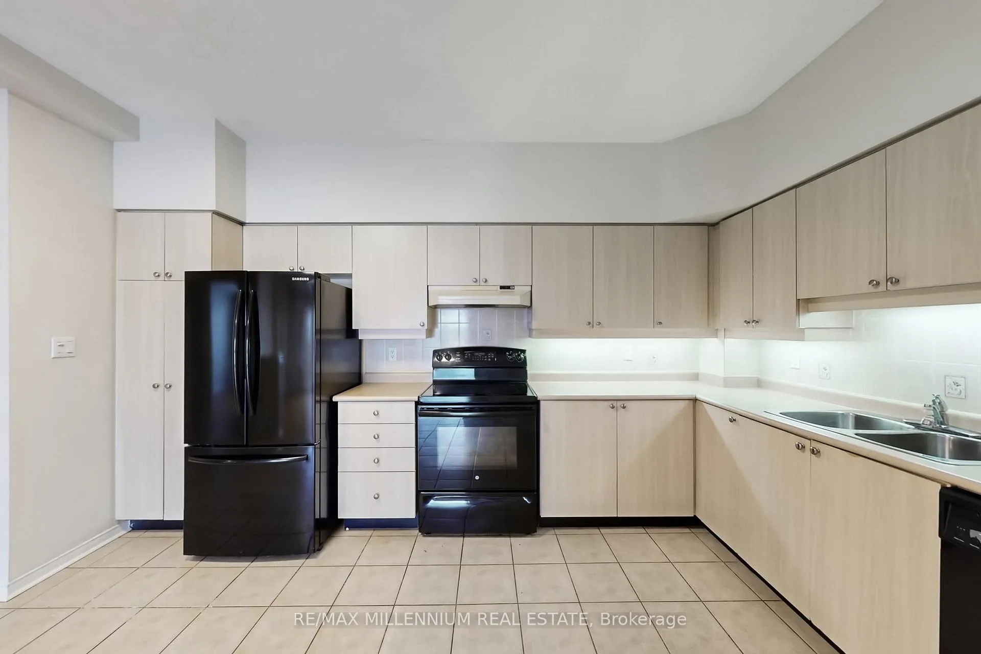 Photo 12 of Unit 619, 7373 Martingrove Road, Vaughan, Vaughan Grove — HOMEH