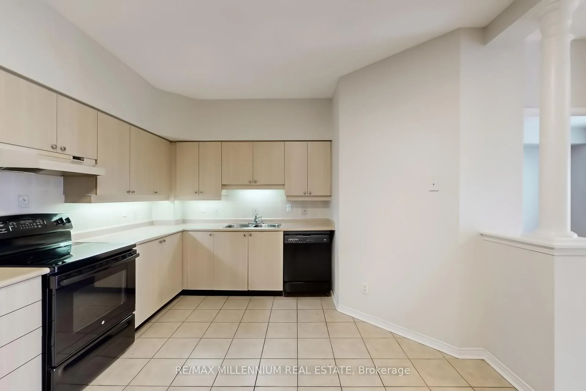 Photo 13 of Unit 619, 7373 Martingrove Road, Vaughan, Vaughan Grove — HOMEH