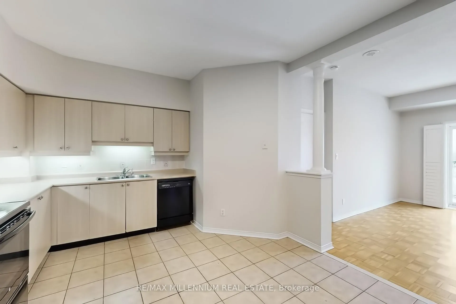 Photo 14 of Unit 619, 7373 Martingrove Road, Vaughan, Vaughan Grove — HOMEH