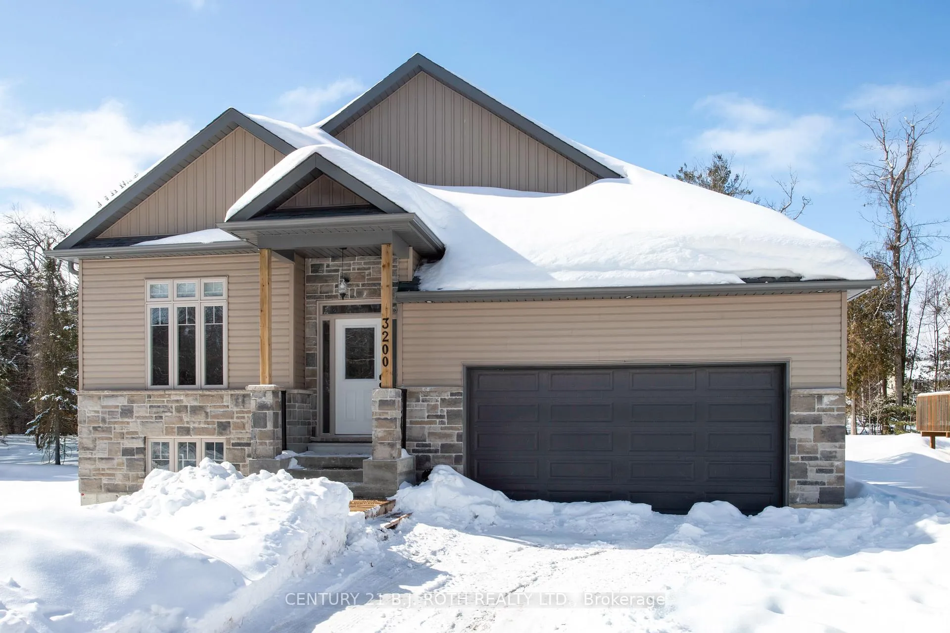 Photo 1 of 3200 Beach Avenue, Innisfil, Rural Innisfil — HOMEH