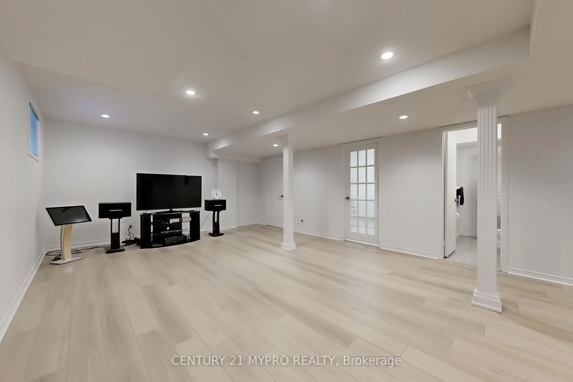 Photo 4 of 7 Sandor Place, Markham, Thornlea — HOMEH