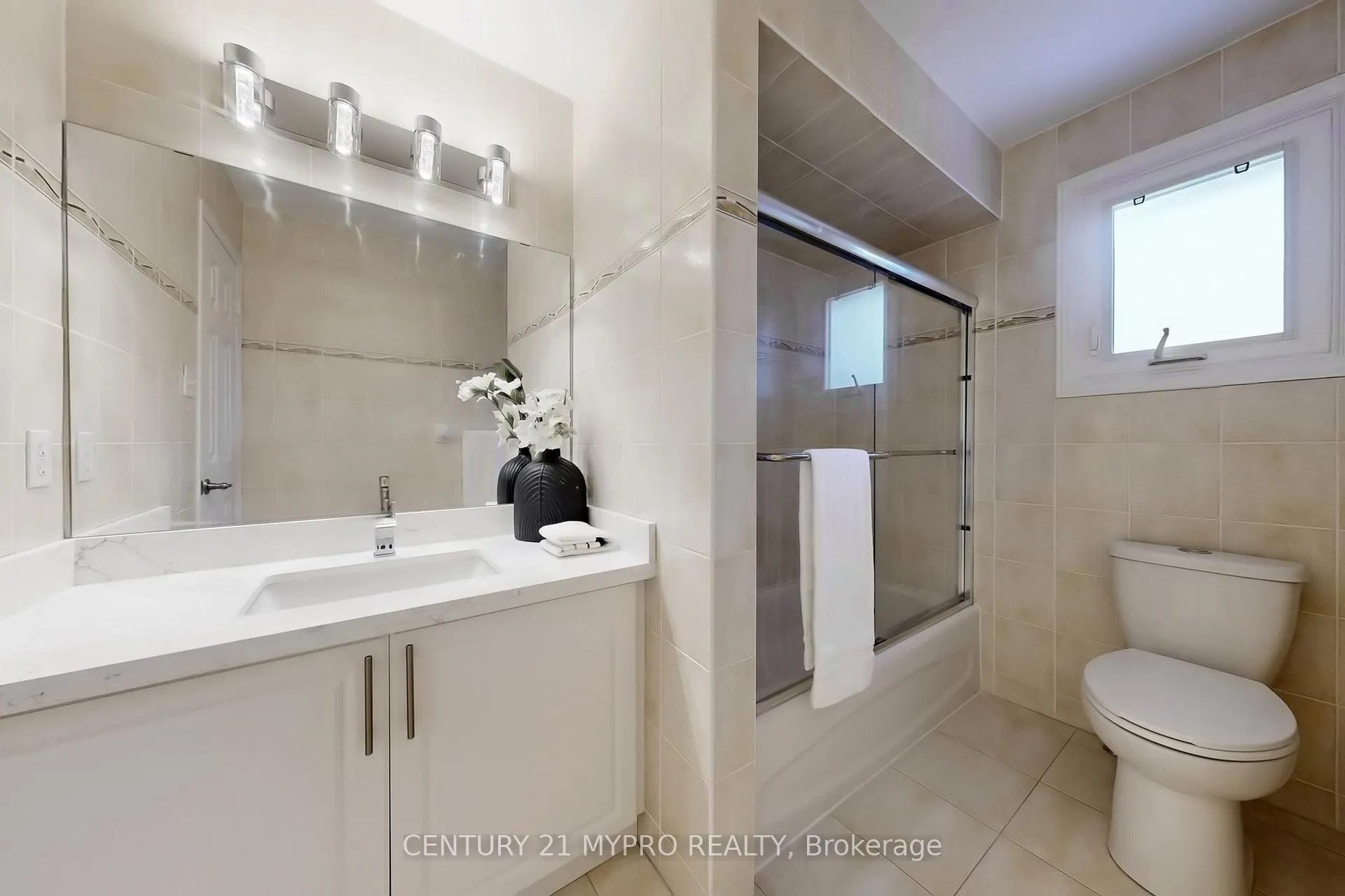 Photo 10 of 7 Sandor Place, Markham, Thornlea — HOMEH