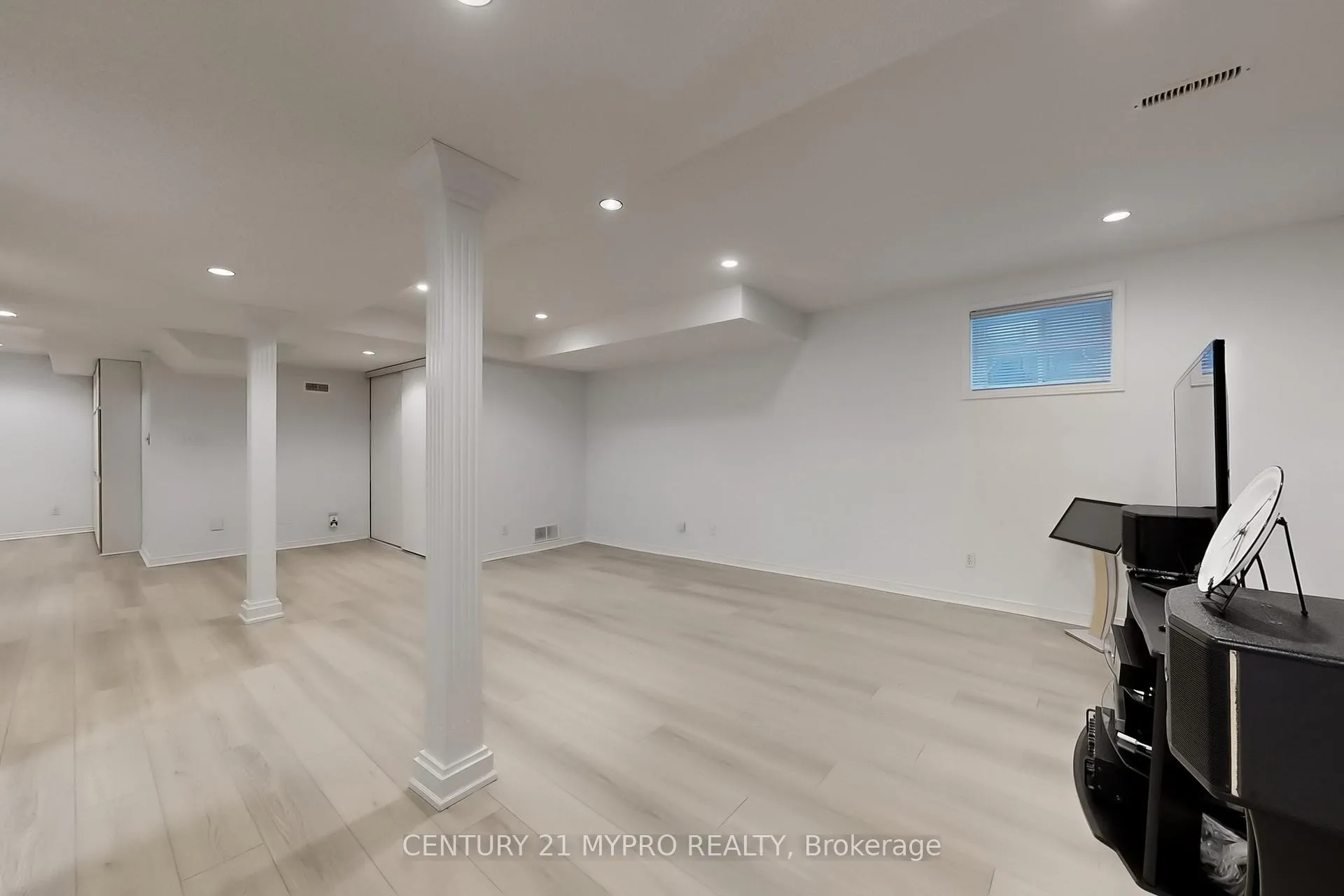 Photo 12 of 7 Sandor Place, Markham, Thornlea — HOMEH