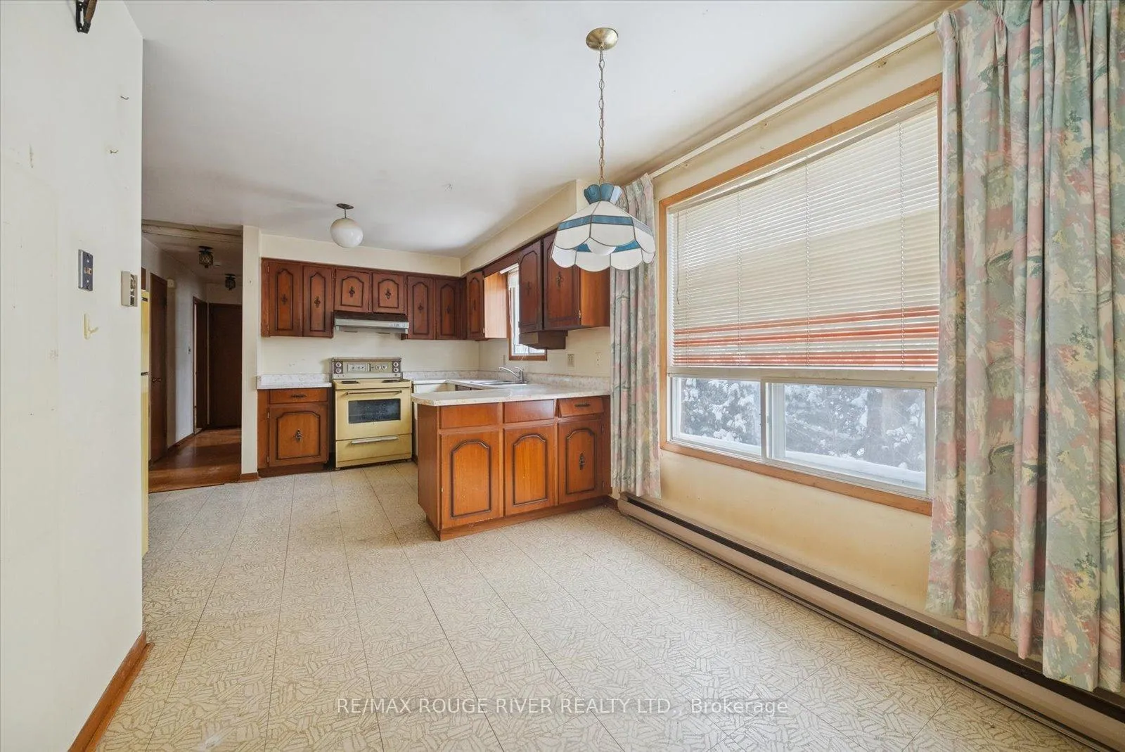 Photo 6 of 1277 Old Orchard Avenue, Pickering, Bay Ridges — HOMEH
