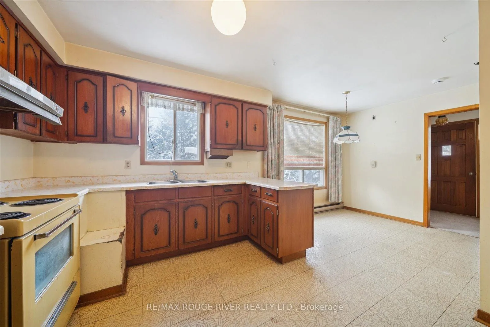 Photo 12 of 1277 Old Orchard Avenue, Pickering, Bay Ridges — HOMEH