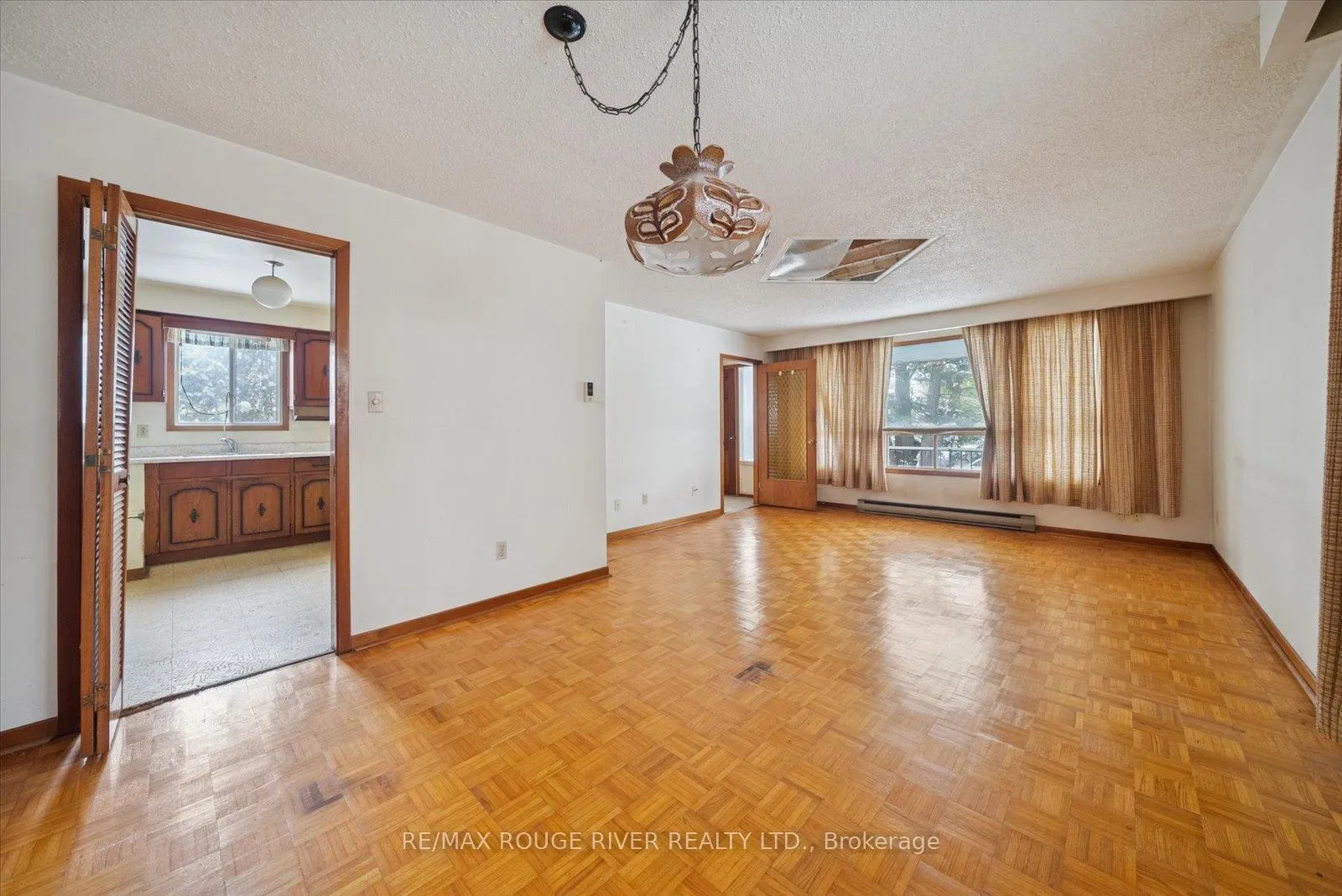 Photo 18 of 1277 Old Orchard Avenue, Pickering, Bay Ridges — HOMEH