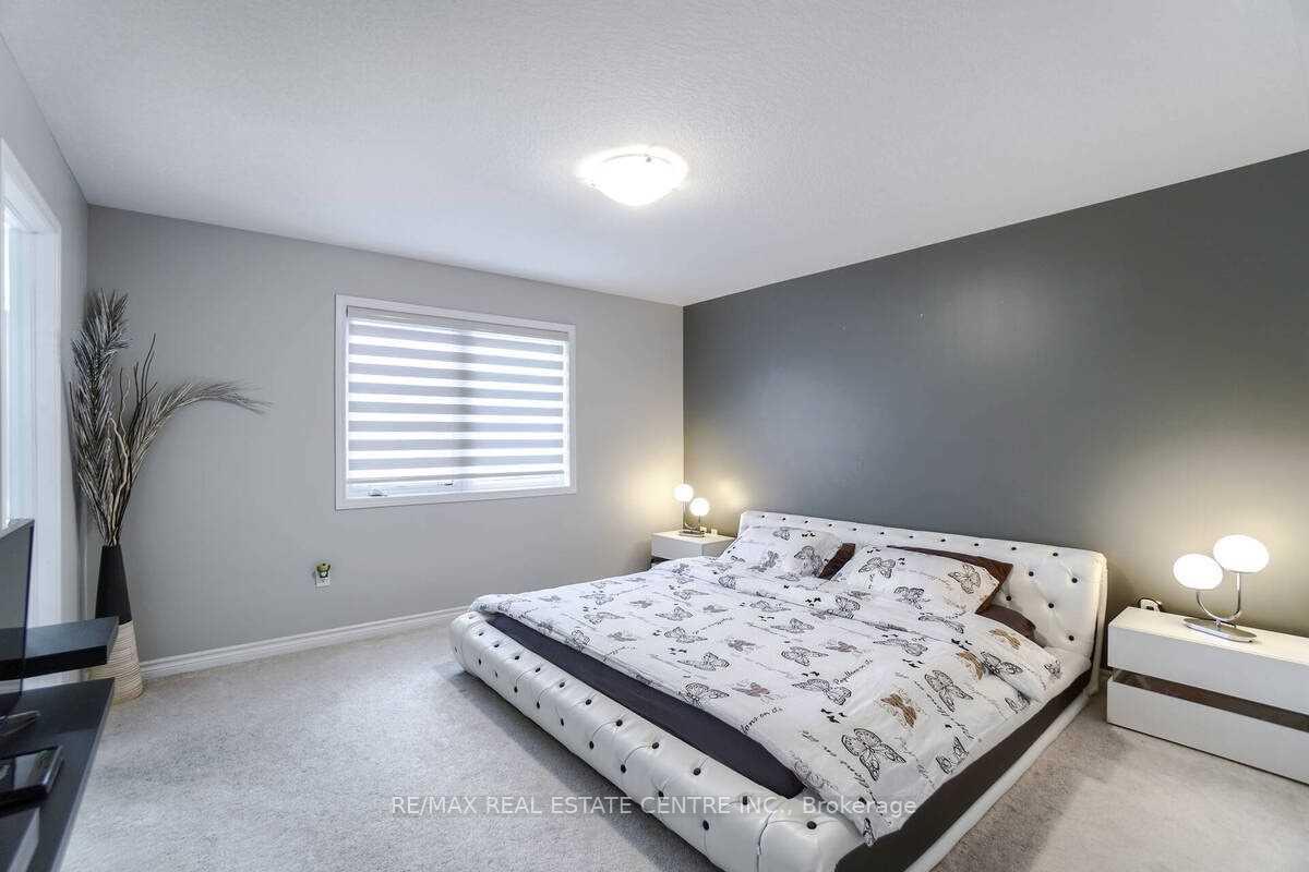 Photo 8 of 54 Olivia Street, Kitchener — HOMEH