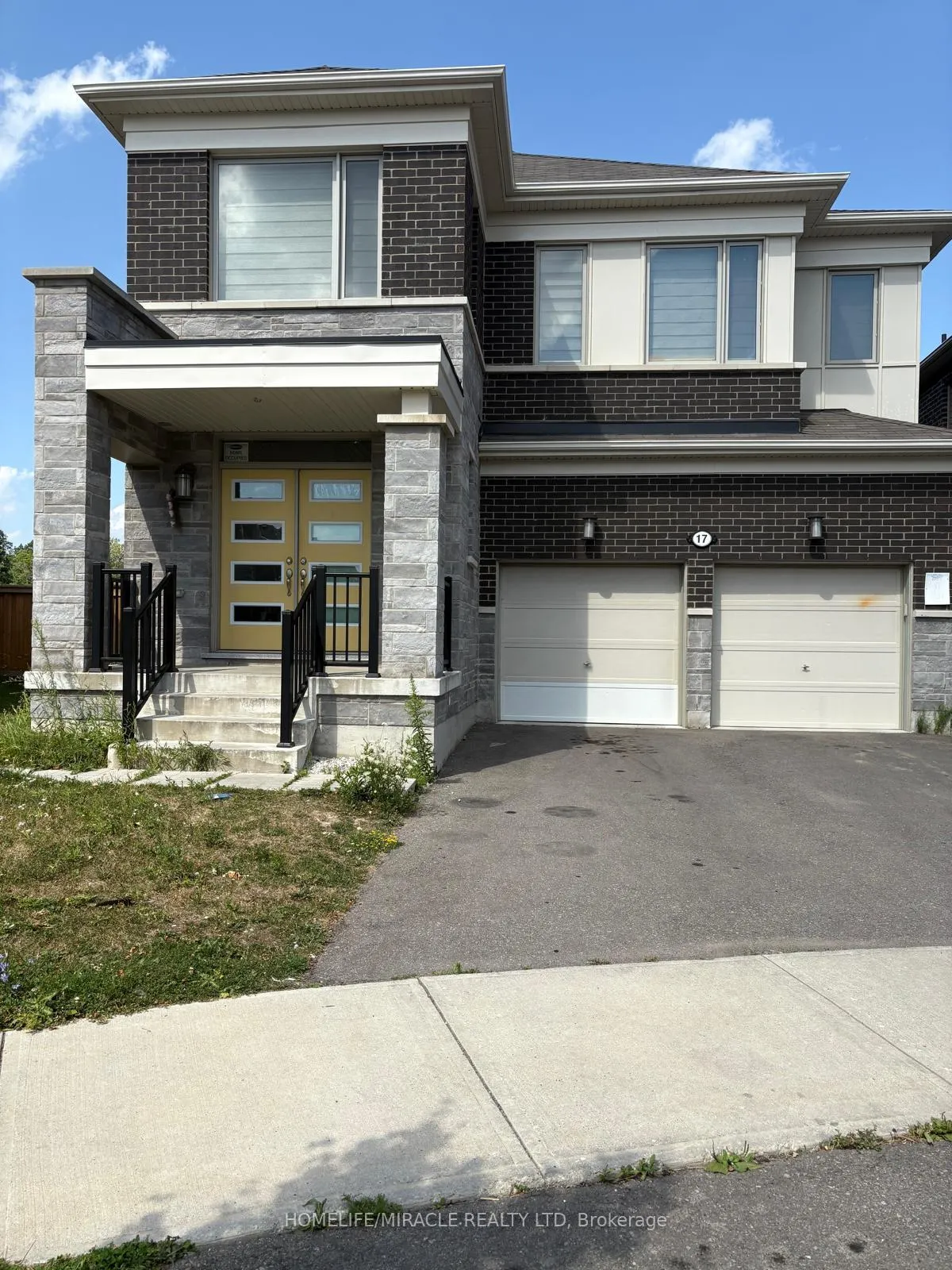 Front of Unit Main Floor, 17 Divers Road S
