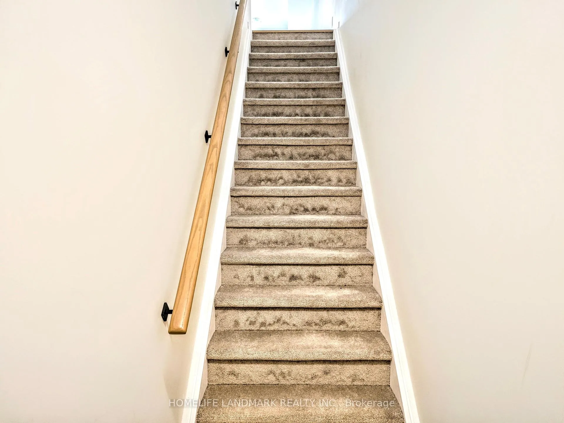 Photo 4 of Unit 812, 2635 William Jackson Drive, Pickering, Duffin Heights — HOMEH