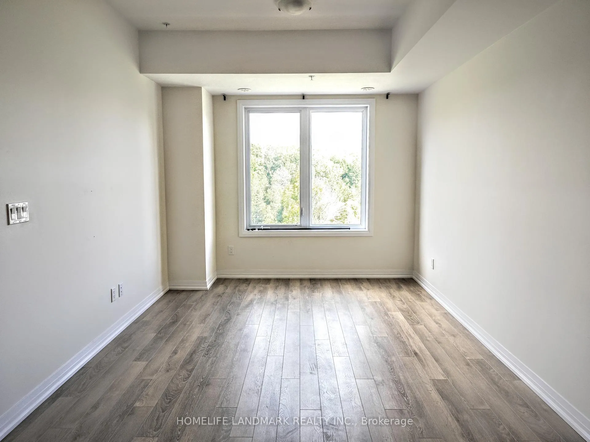 Photo 5 of Unit 812, 2635 William Jackson Drive, Pickering, Duffin Heights — HOMEH