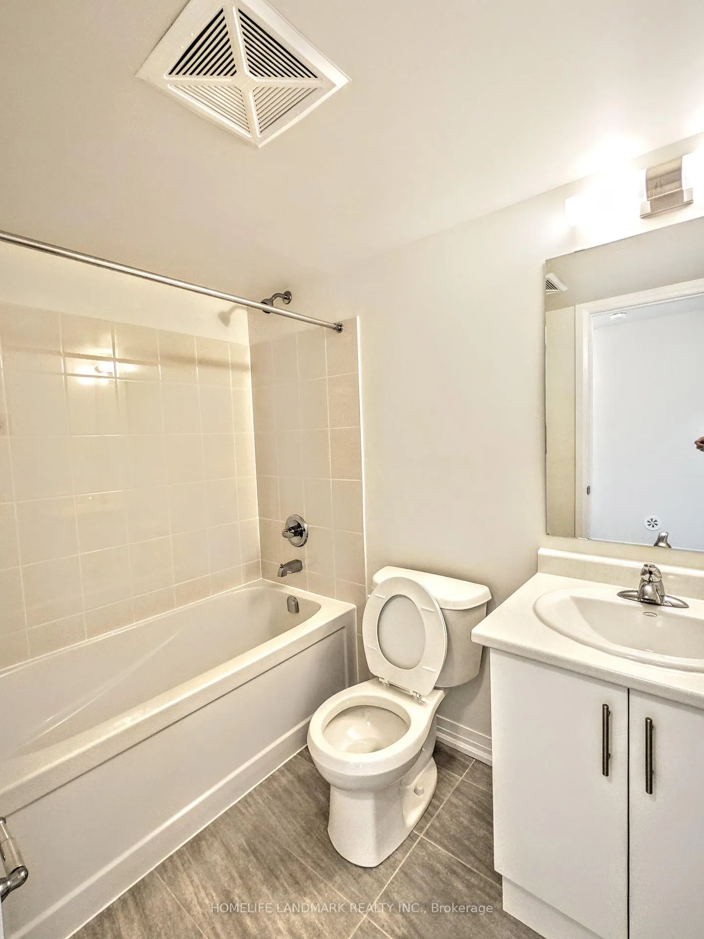 Photo 25 of Unit 812, 2635 William Jackson Drive, Pickering, Duffin Heights — HOMEH