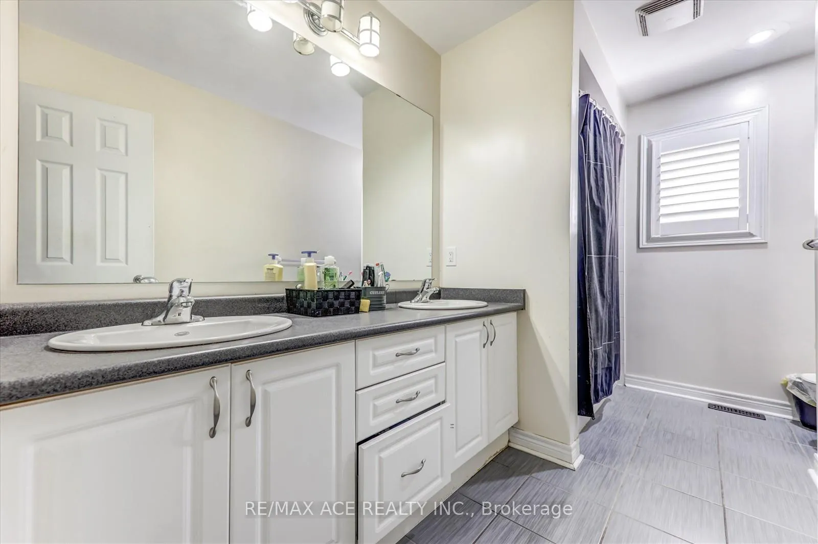 Photo 30 of 51 Stammers Drive, Ajax, Northwest Ajax — HOMEH