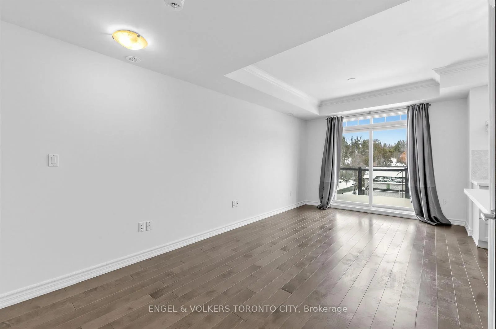 Photo 5 of 199 Pine Grove Road, Vaughan, Islington Woods — HOMEH