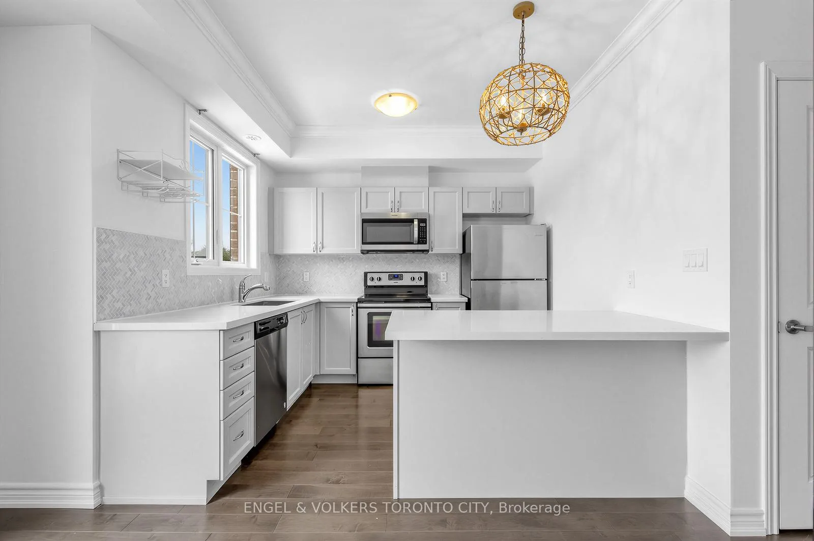 Photo 10 of 199 Pine Grove Road, Vaughan, Islington Woods — HOMEH