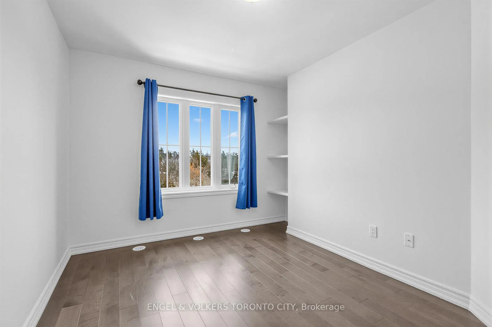 Photo 18 of 199 Pine Grove Road, Vaughan, Islington Woods — HOMEH