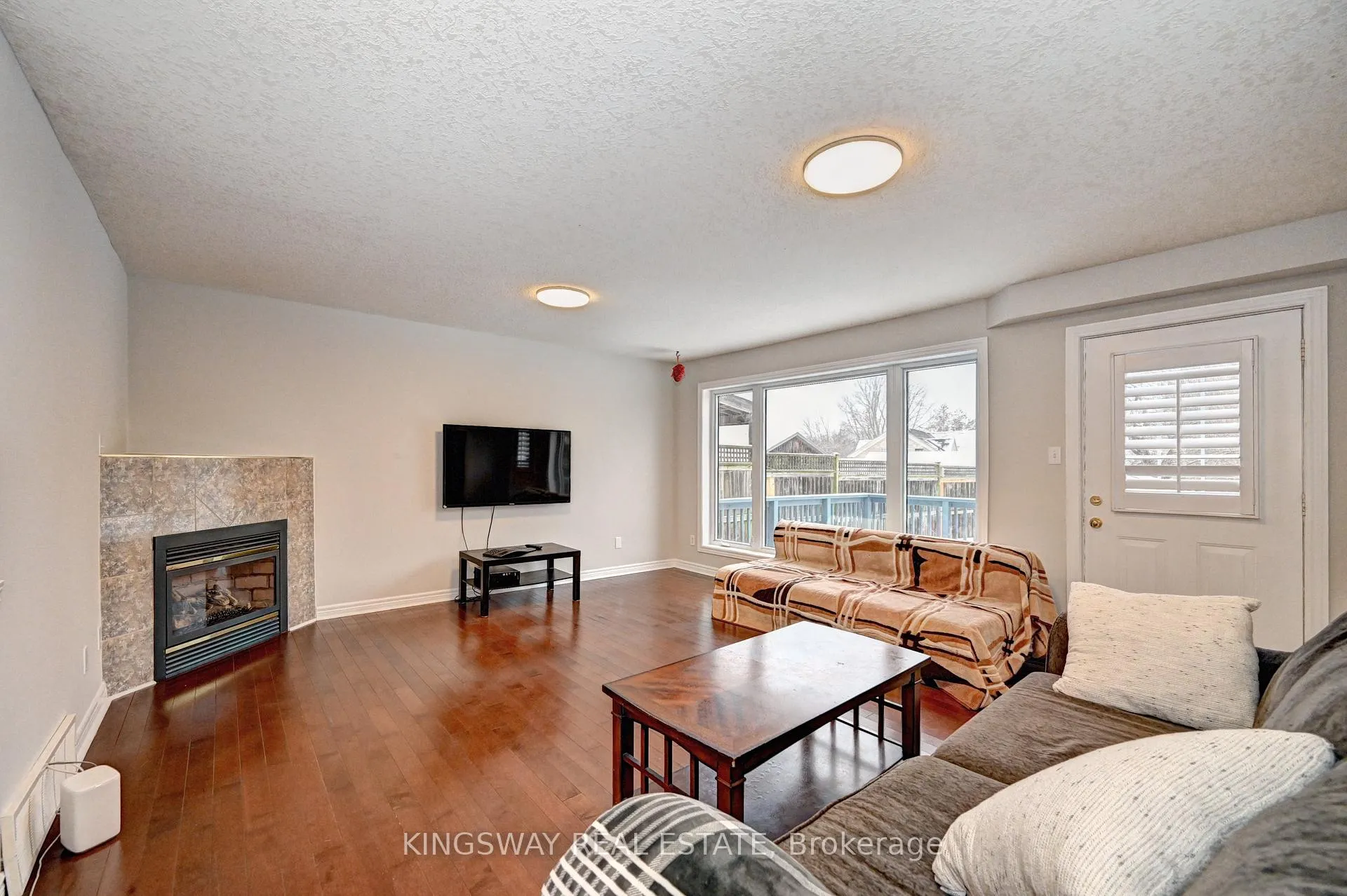 Photo 5 of 242 Doon Mills Drive, Kitchener — HOMEH