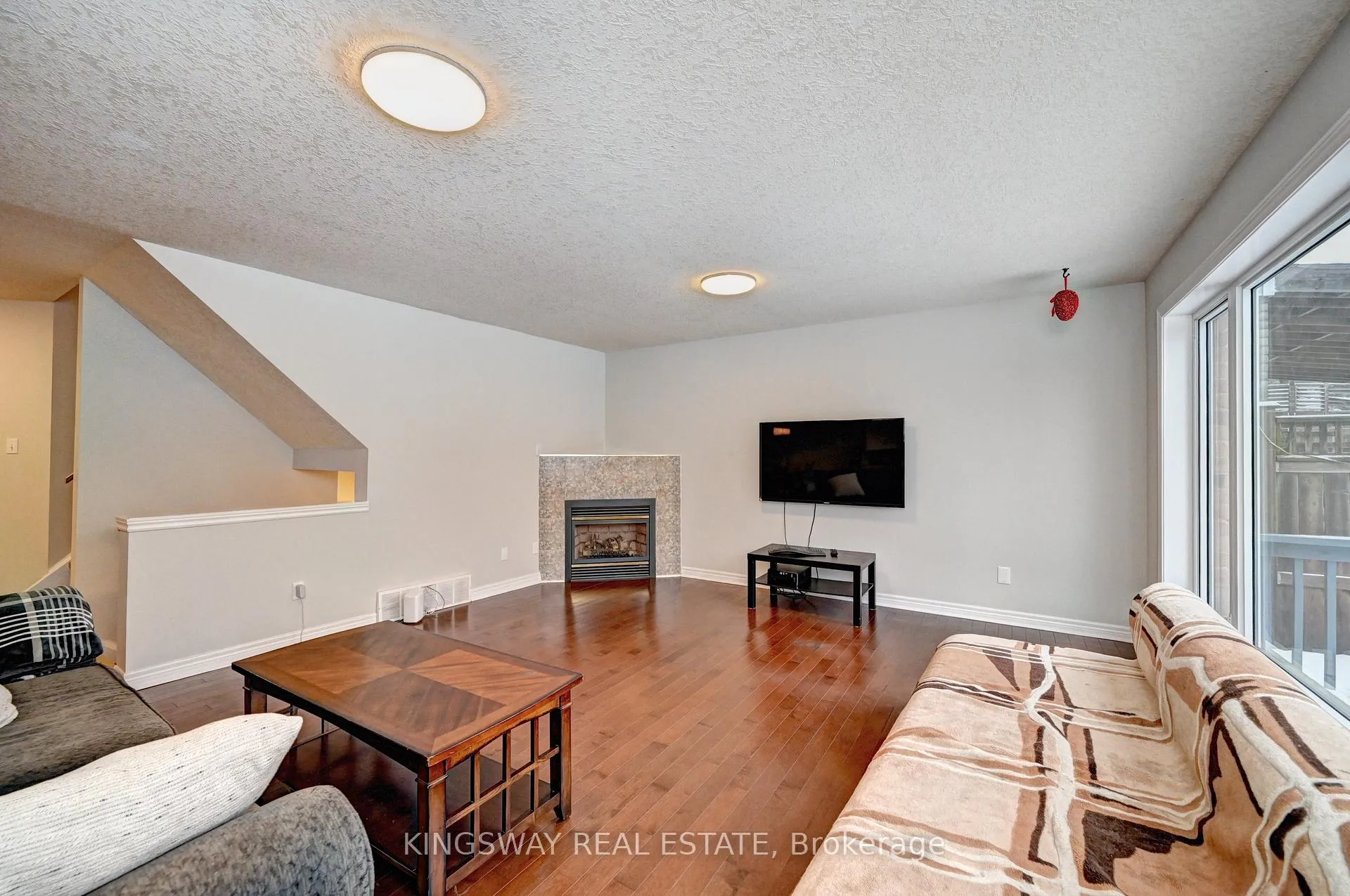 Photo 6 of 242 Doon Mills Drive, Kitchener — HOMEH