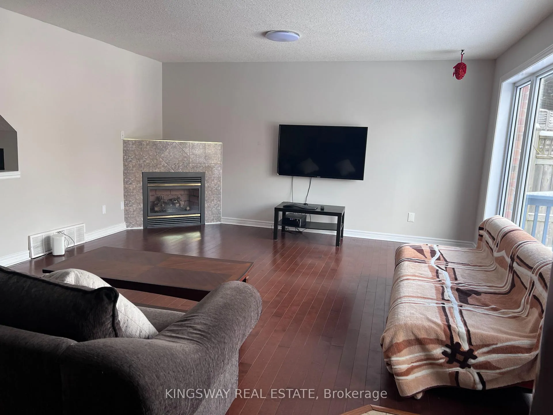 Photo 7 of 242 Doon Mills Drive, Kitchener — HOMEH