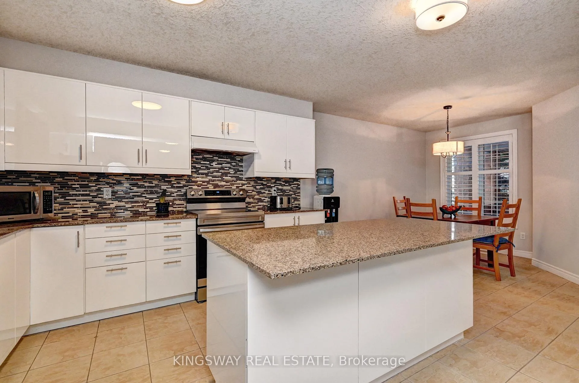 Photo 12 of 242 Doon Mills Drive, Kitchener — HOMEH