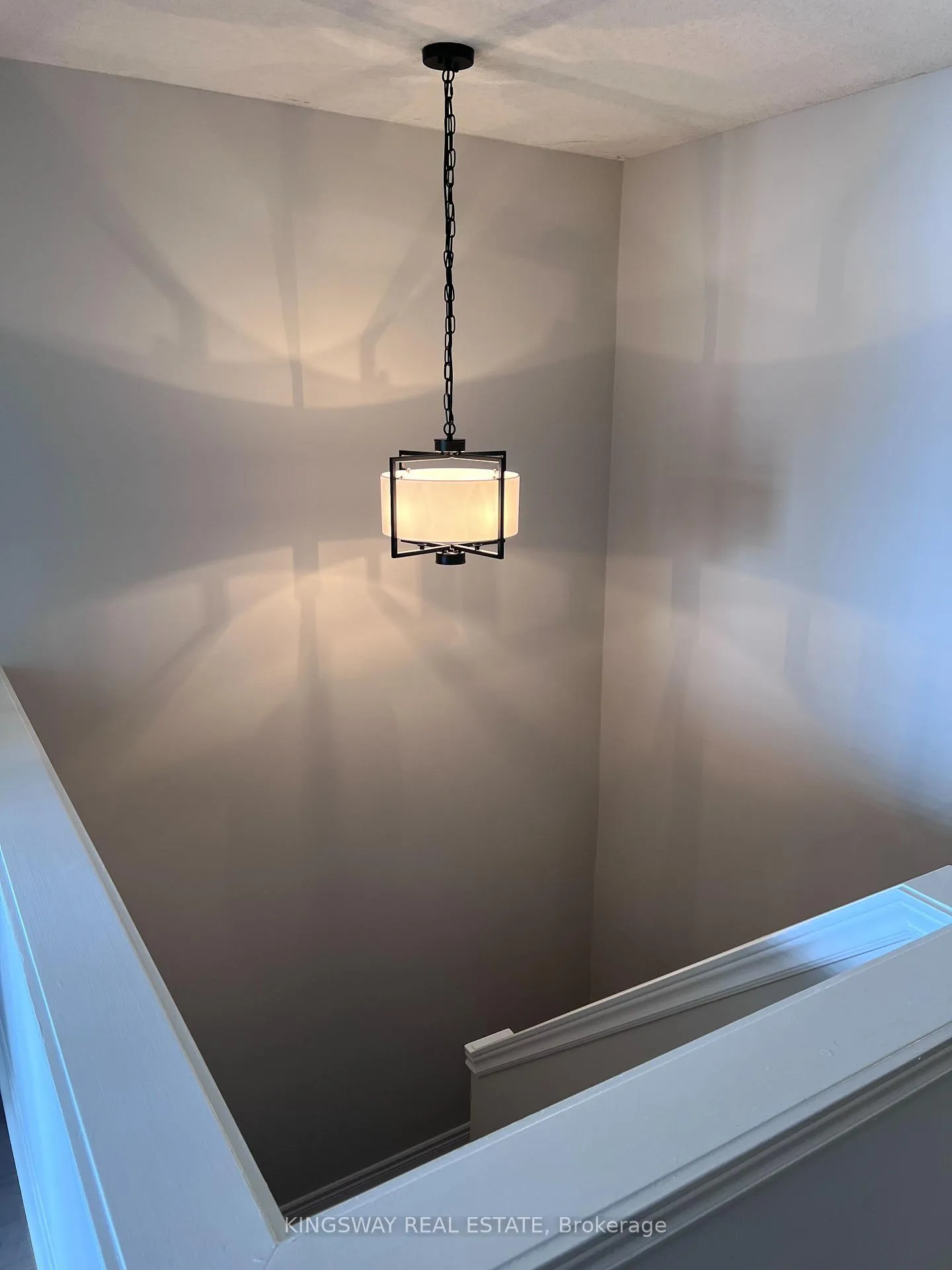 Photo 18 of 242 Doon Mills Drive, Kitchener — HOMEH