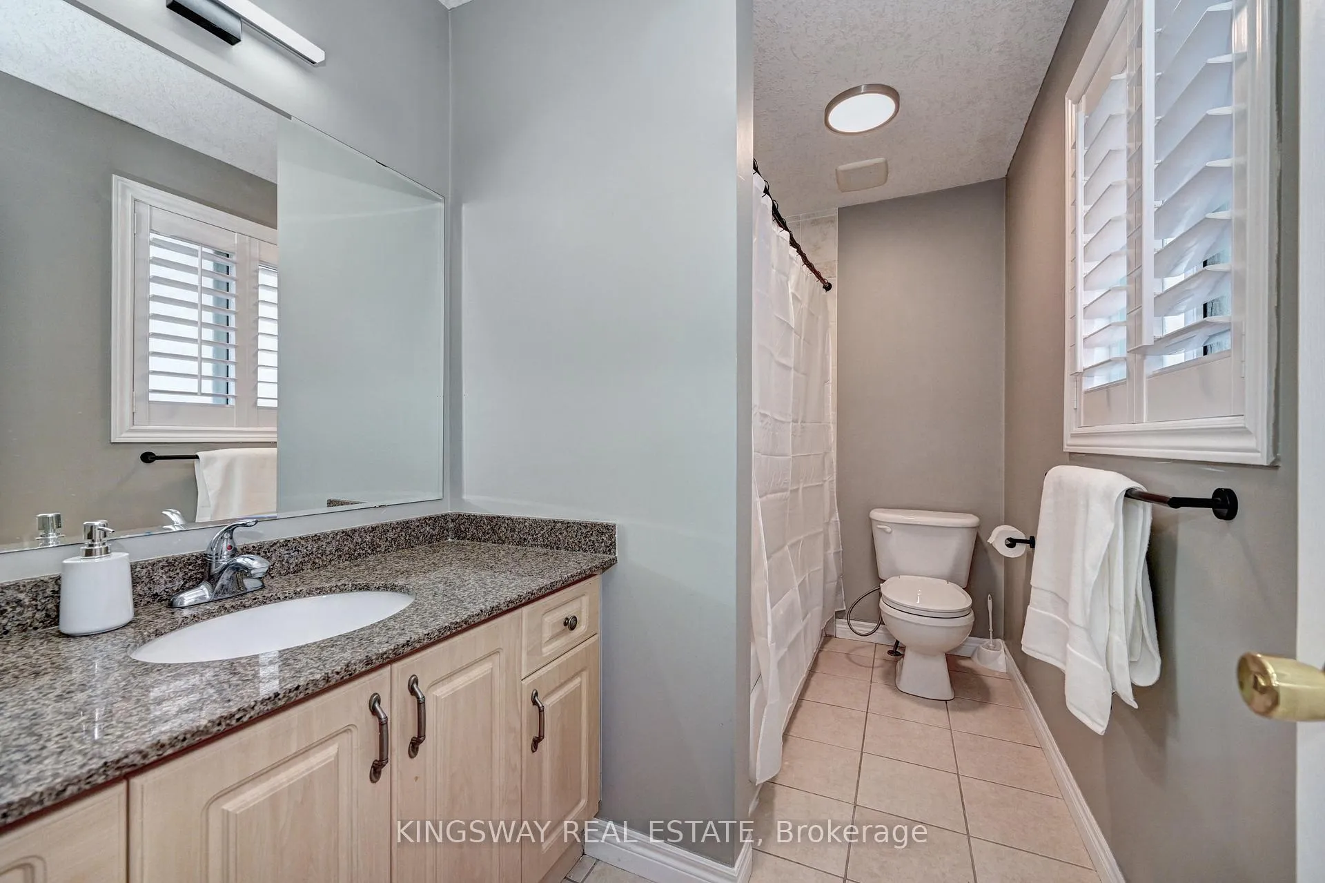 Photo 23 of 242 Doon Mills Drive, Kitchener — HOMEH