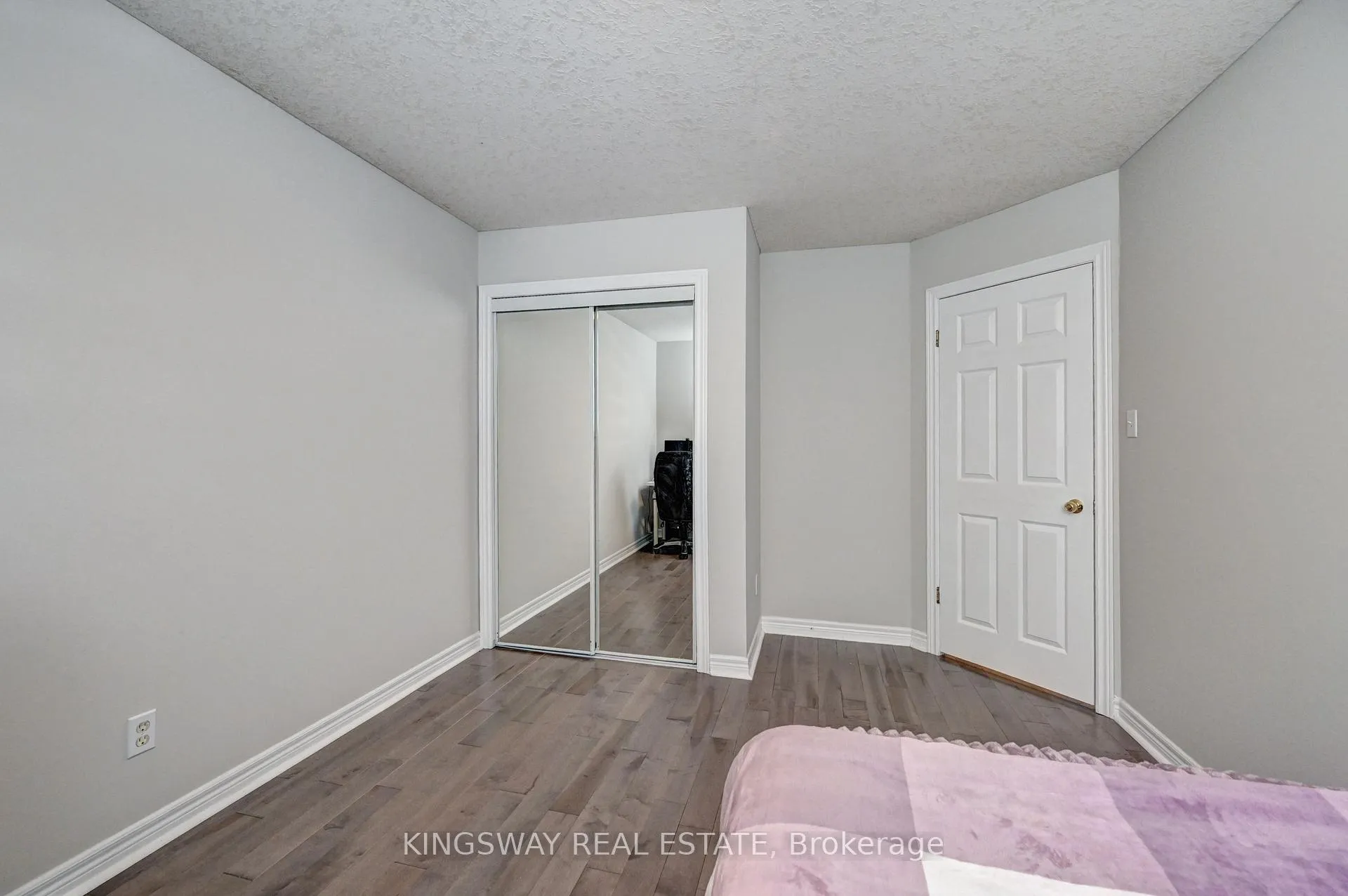 Photo 27 of 242 Doon Mills Drive, Kitchener — HOMEH