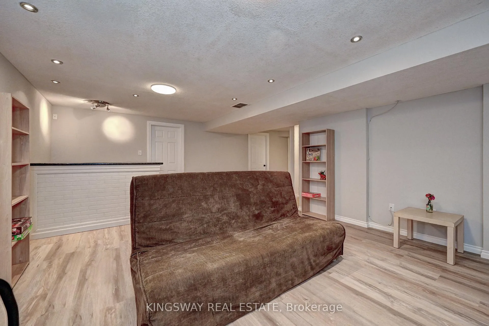 Photo 33 of 242 Doon Mills Drive, Kitchener — HOMEH