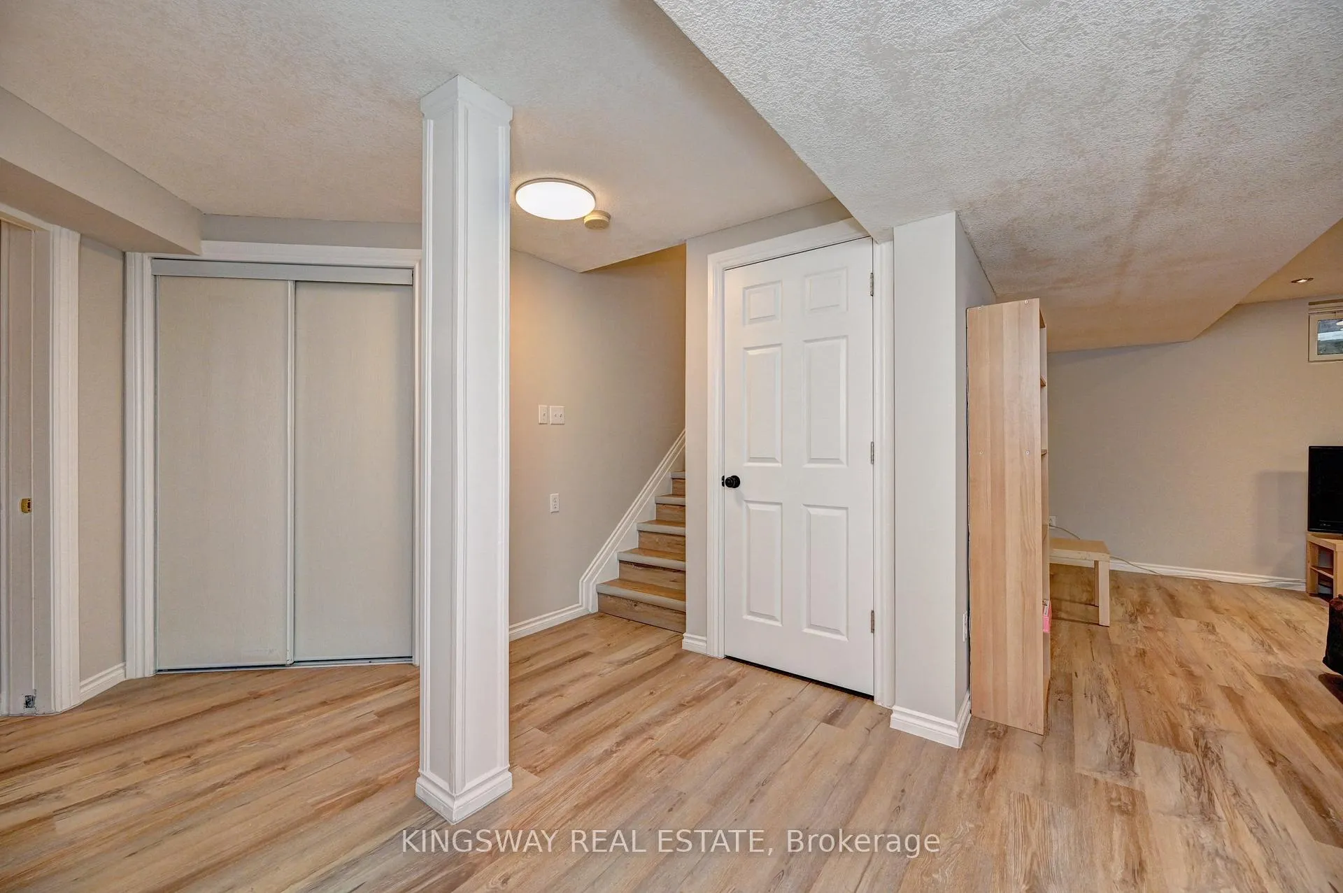 Photo 34 of 242 Doon Mills Drive, Kitchener — HOMEH