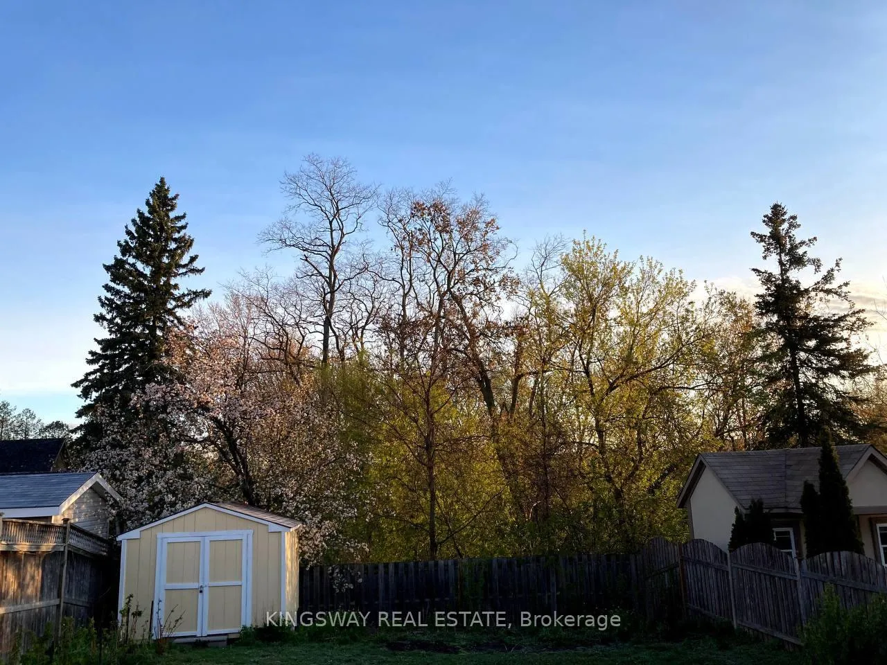 Photo 45 of 242 Doon Mills Drive, Kitchener — HOMEH