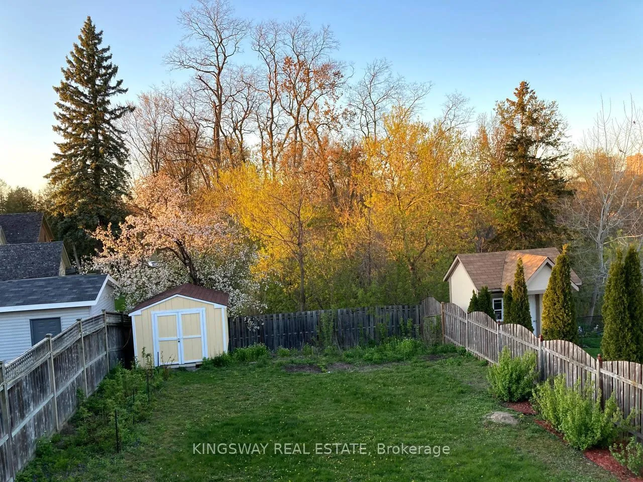 Photo 46 of 242 Doon Mills Drive, Kitchener — HOMEH