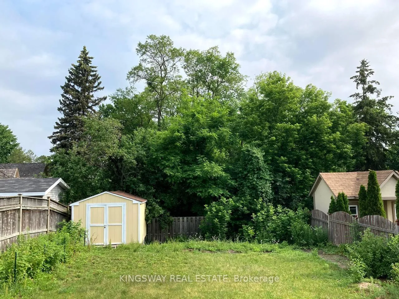 Photo 47 of 242 Doon Mills Drive, Kitchener — HOMEH