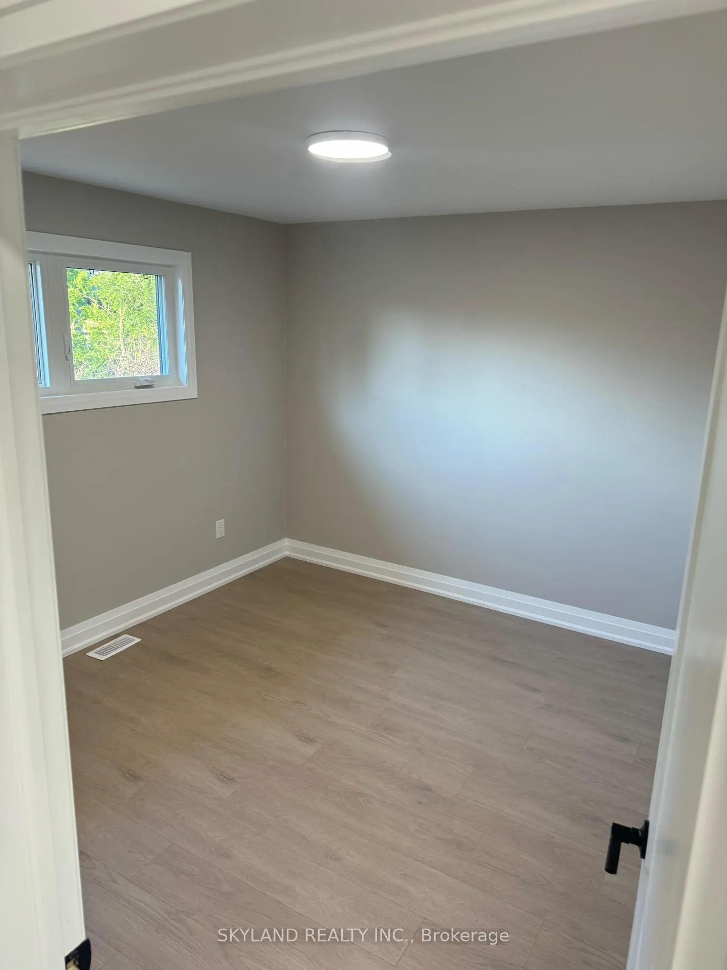 Photo 6 of Unit Upper, 21 Nova Drive, Hamilton, Huntington — HOMEH