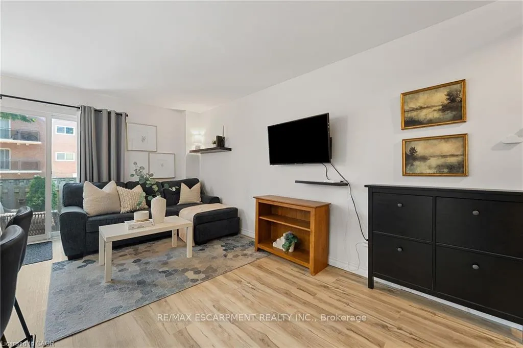Photo 4 of Unit 150, 17 Old Pine Trail, St. Catharines, Carlton/Bunting — HOMEH