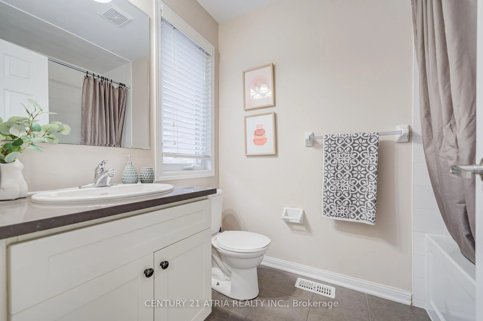 Photo 23 of 56 Kelly Crescent, Markham, Wismer — HOMEH