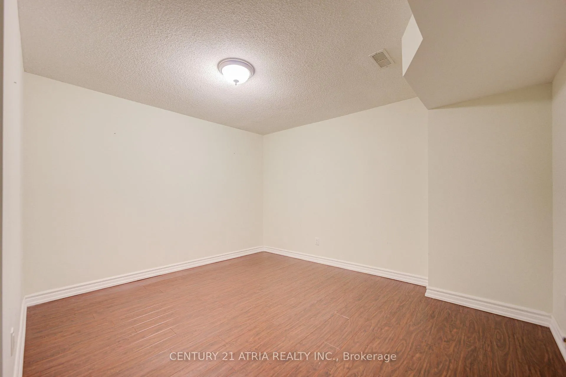 Photo 39 of 56 Kelly Crescent, Markham, Wismer — HOMEH