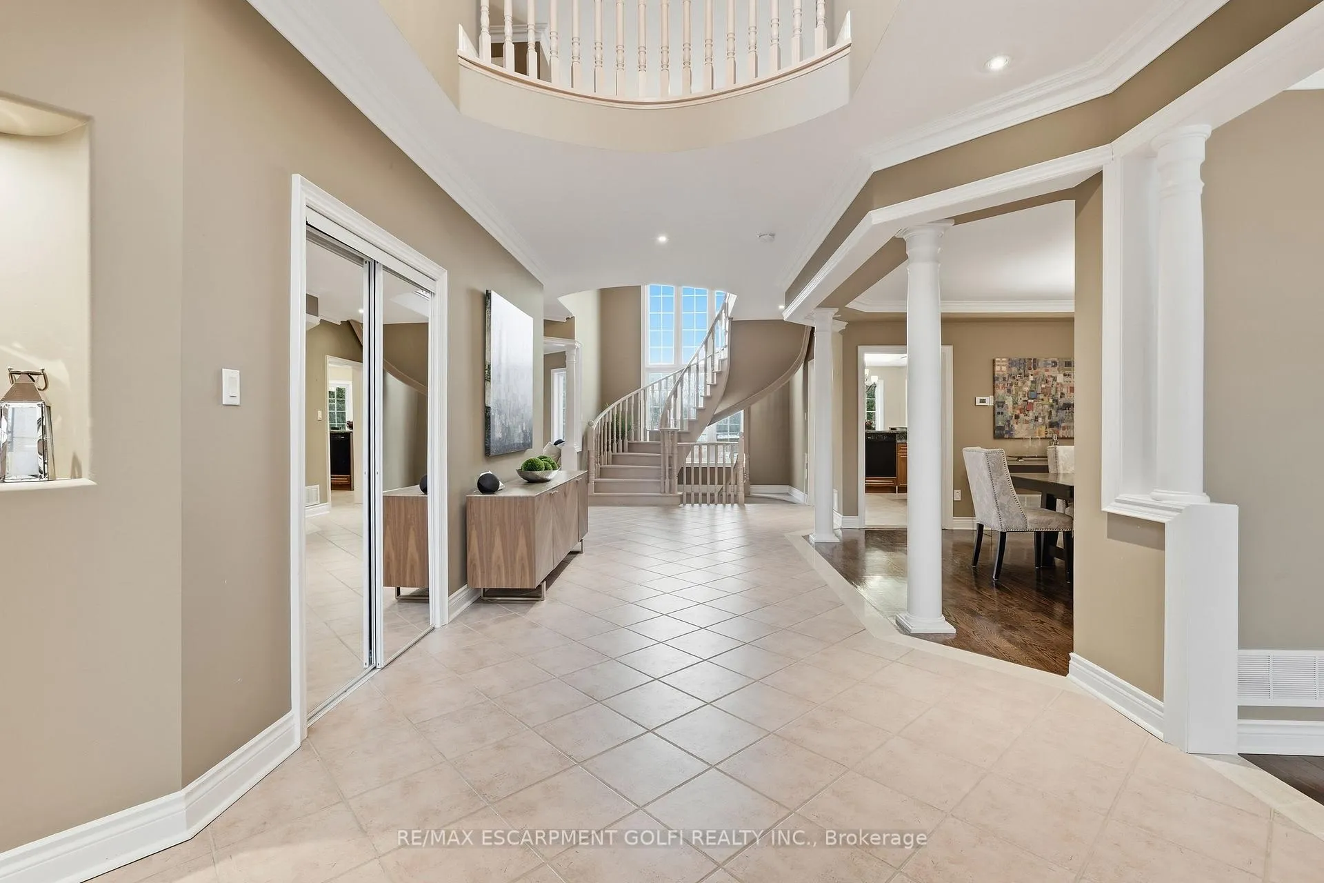 Photo 5 of 4184 Arbourfield Drive, Burlington, Rose — HOMEH