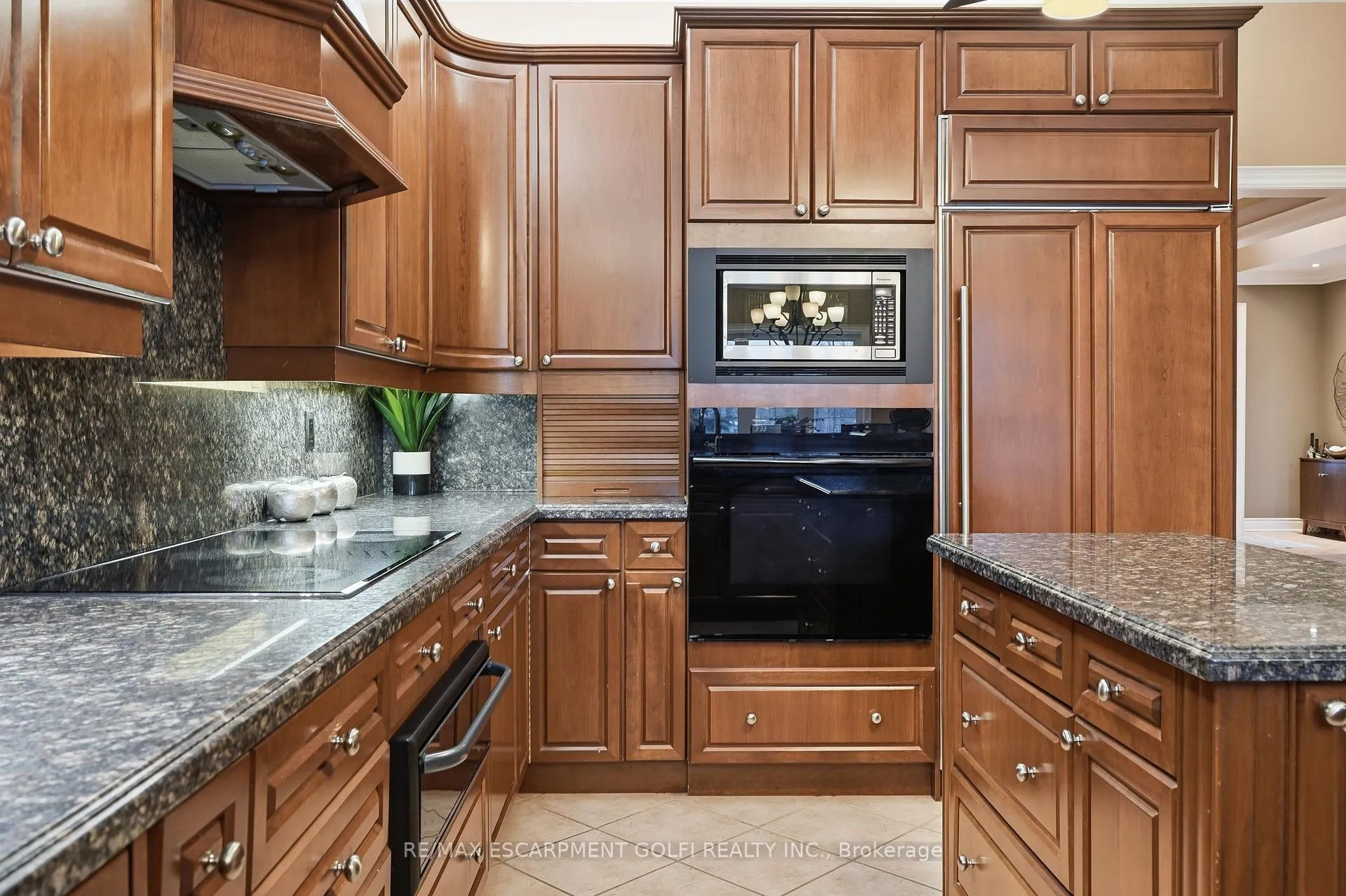 Photo 12 of 4184 Arbourfield Drive, Burlington, Rose — HOMEH