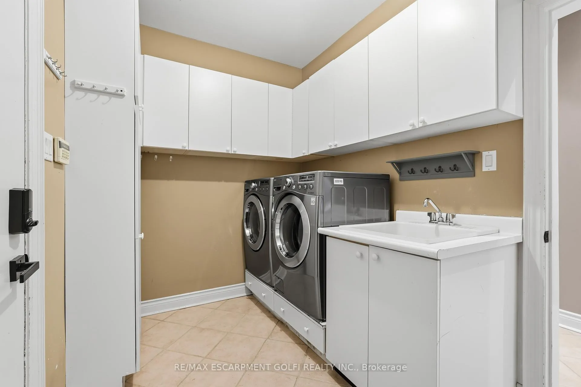 Photo 18 of 4184 Arbourfield Drive, Burlington, Rose — HOMEH