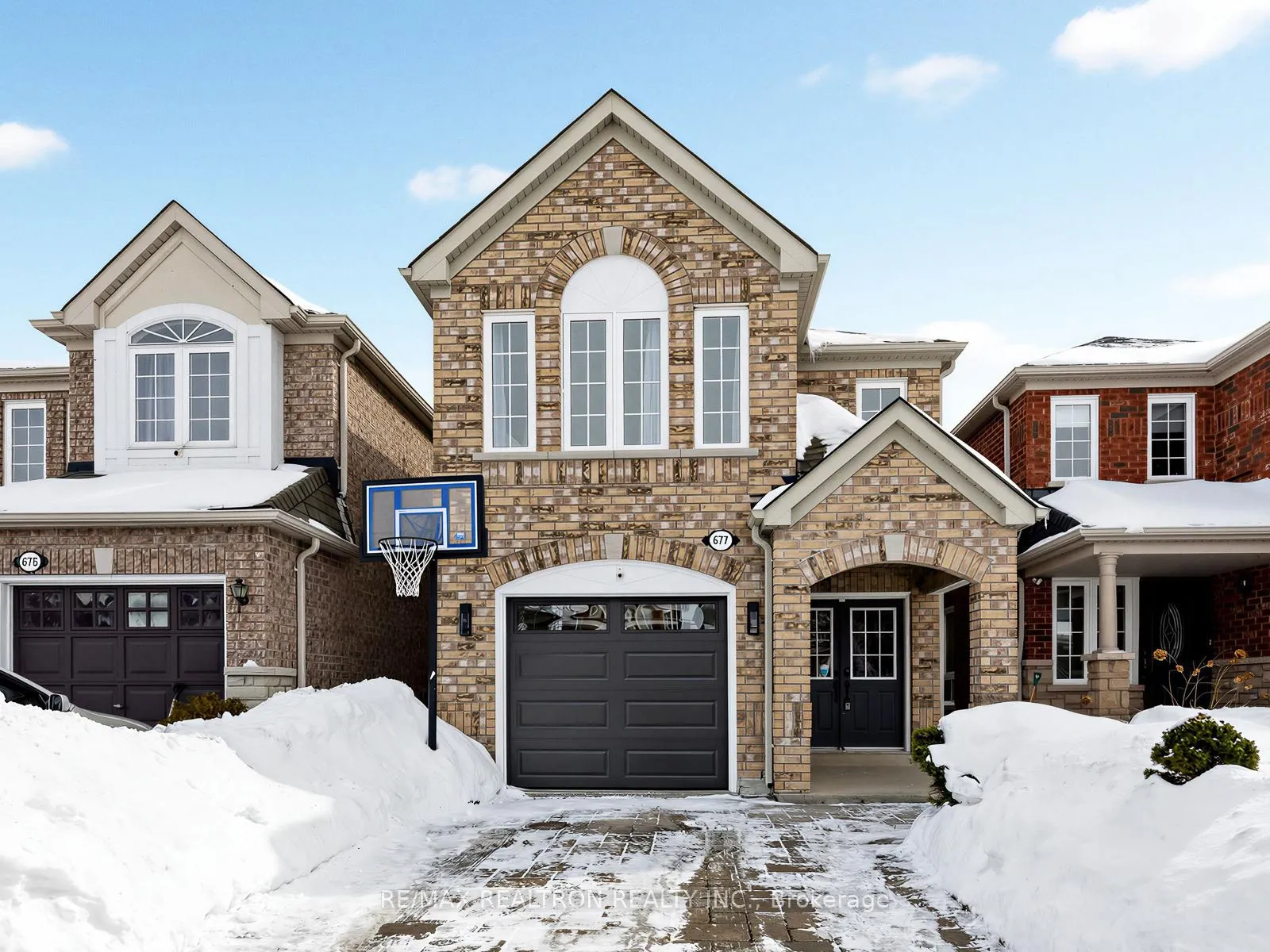 Photo 1 of 677 Sunbird Trail, Pickering, Amberlea — HOMEH