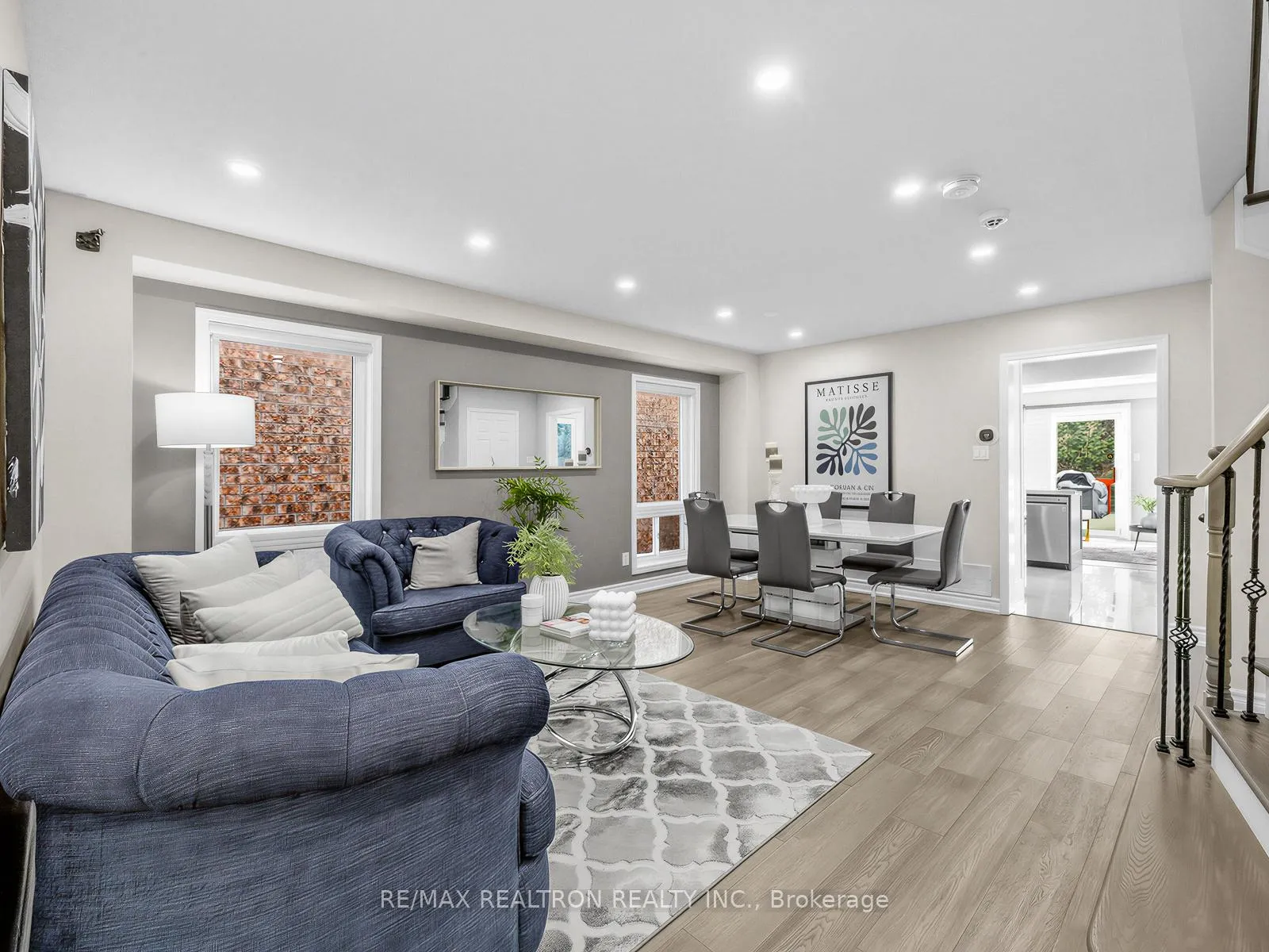 Photo 5 of 677 Sunbird Trail, Pickering, Amberlea — HOMEH