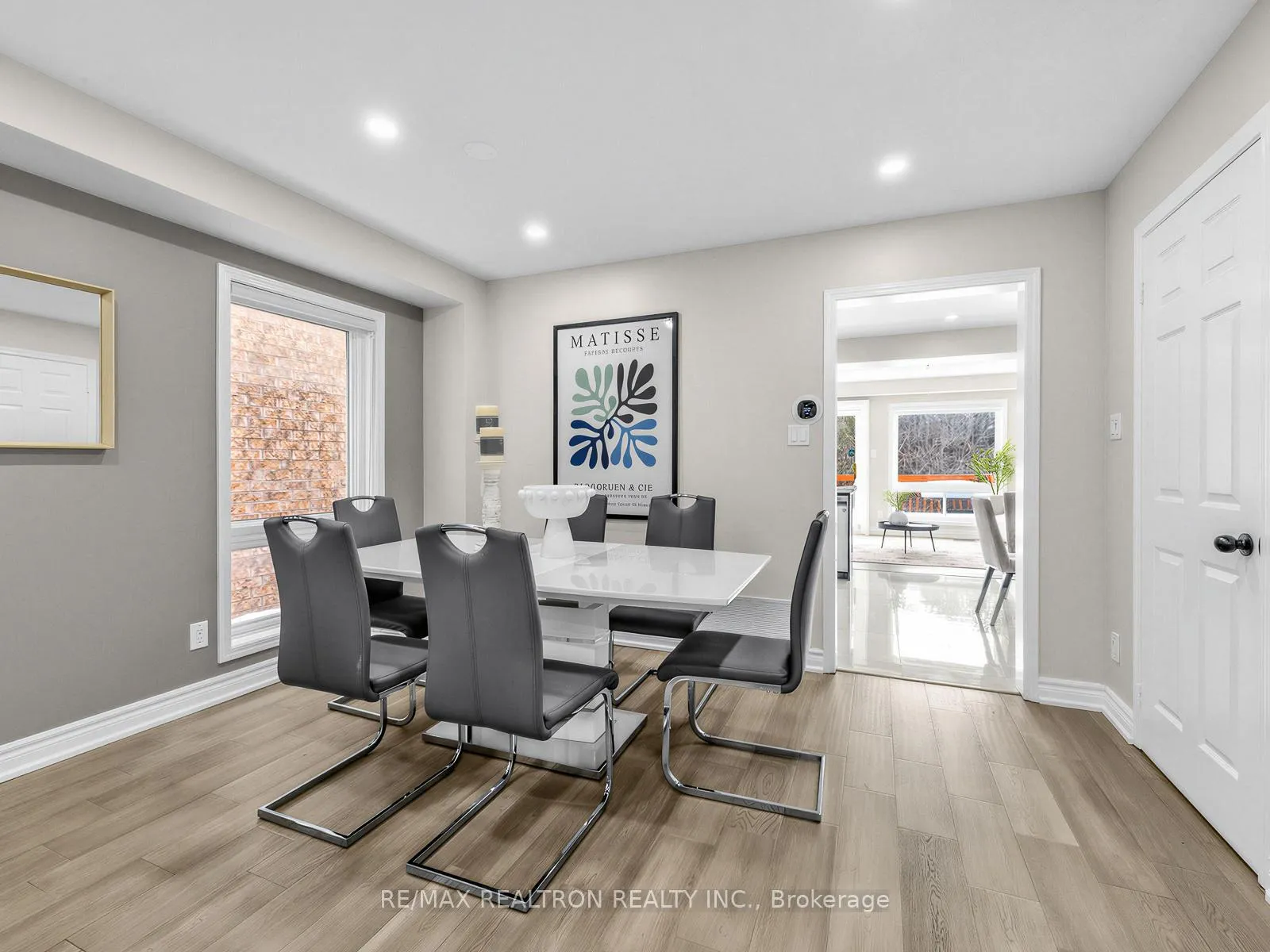 Photo 7 of 677 Sunbird Trail, Pickering, Amberlea — HOMEH