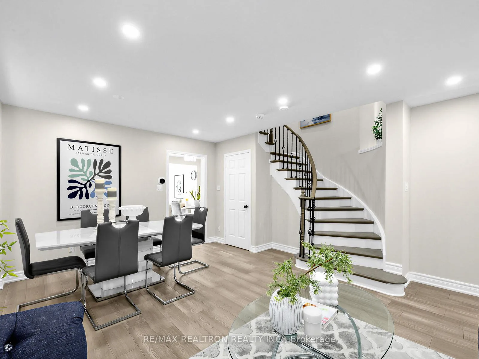 Photo 9 of 677 Sunbird Trail, Pickering, Amberlea — HOMEH