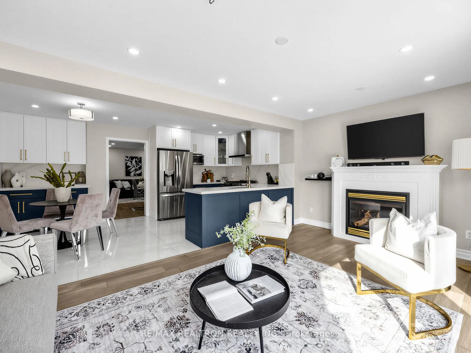 Photo 10 of 677 Sunbird Trail, Pickering, Amberlea — HOMEH