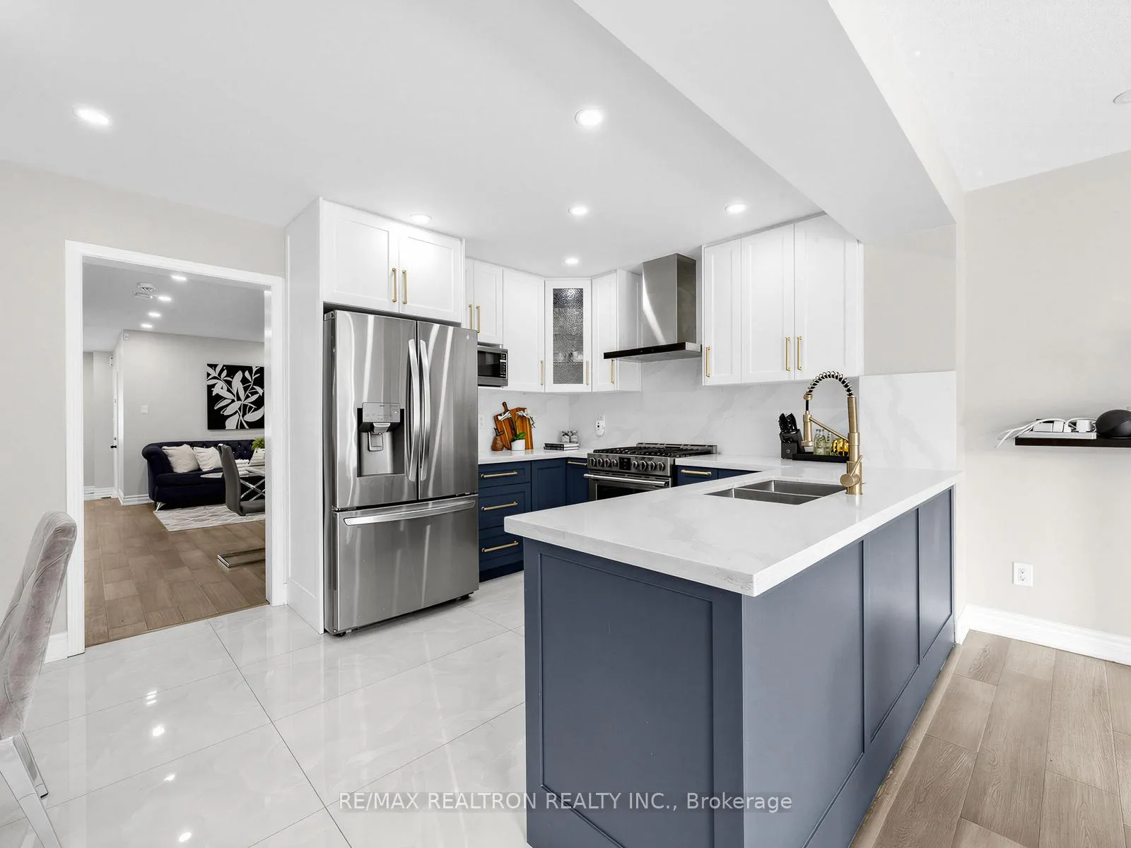 Photo 12 of 677 Sunbird Trail, Pickering, Amberlea — HOMEH