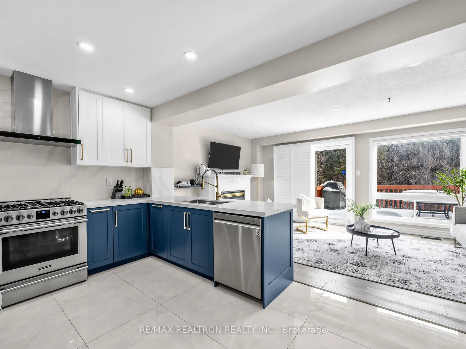 Photo 14 of 677 Sunbird Trail, Pickering, Amberlea — HOMEH