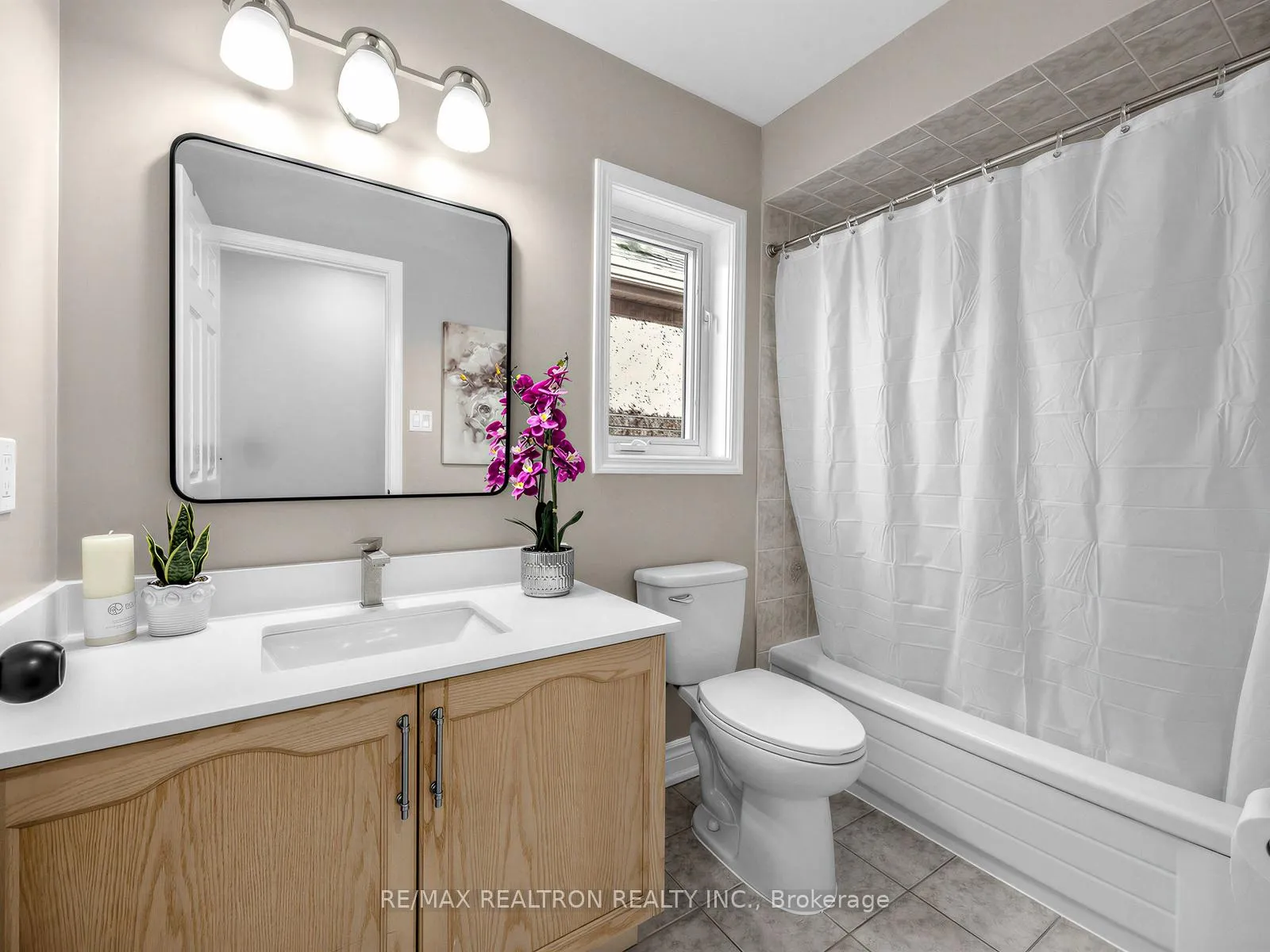Photo 30 of 677 Sunbird Trail, Pickering, Amberlea — HOMEH