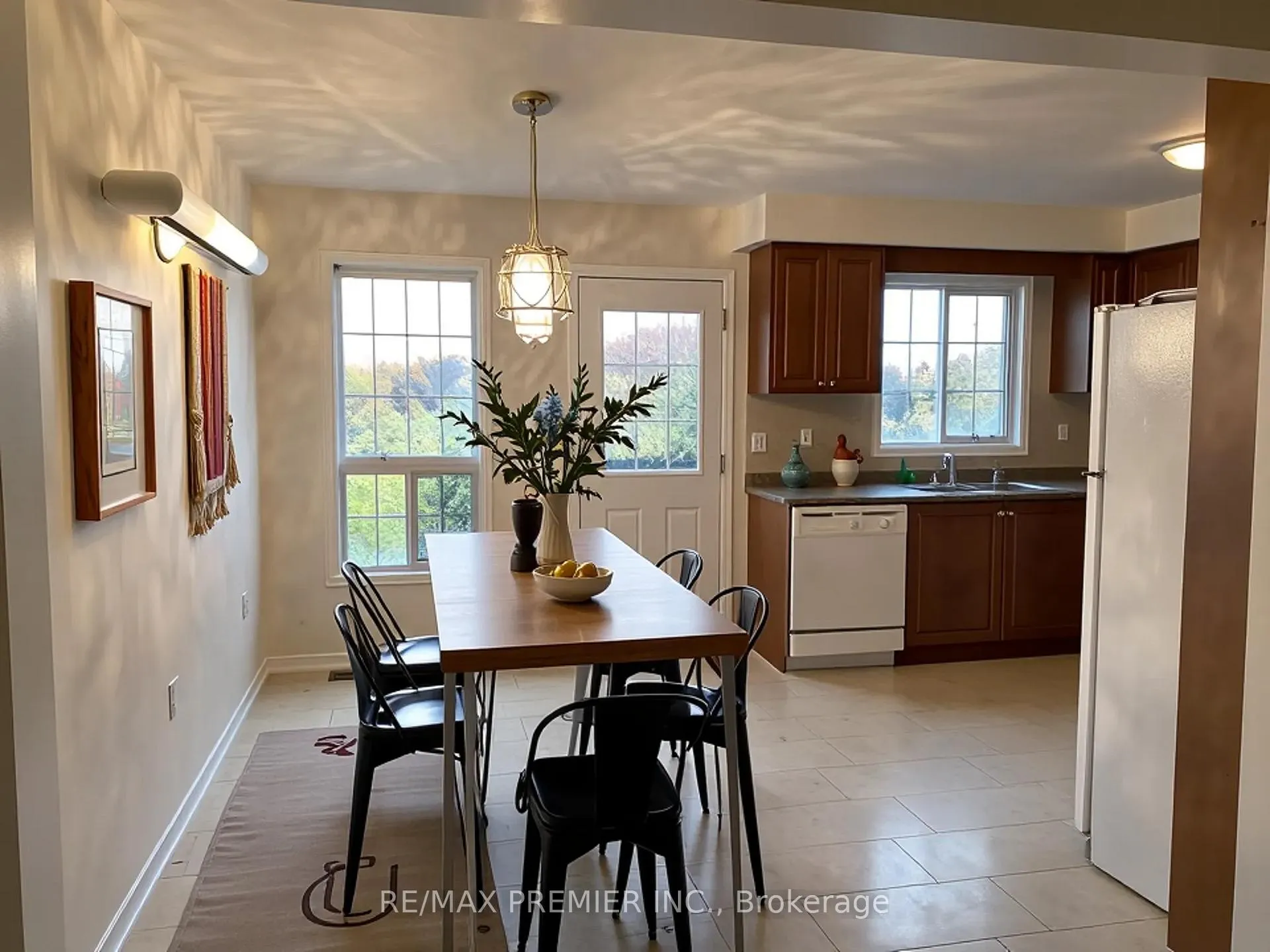 Photo 8 of 138 Keystar Court, Vaughan, Vellore Village — HOMEH