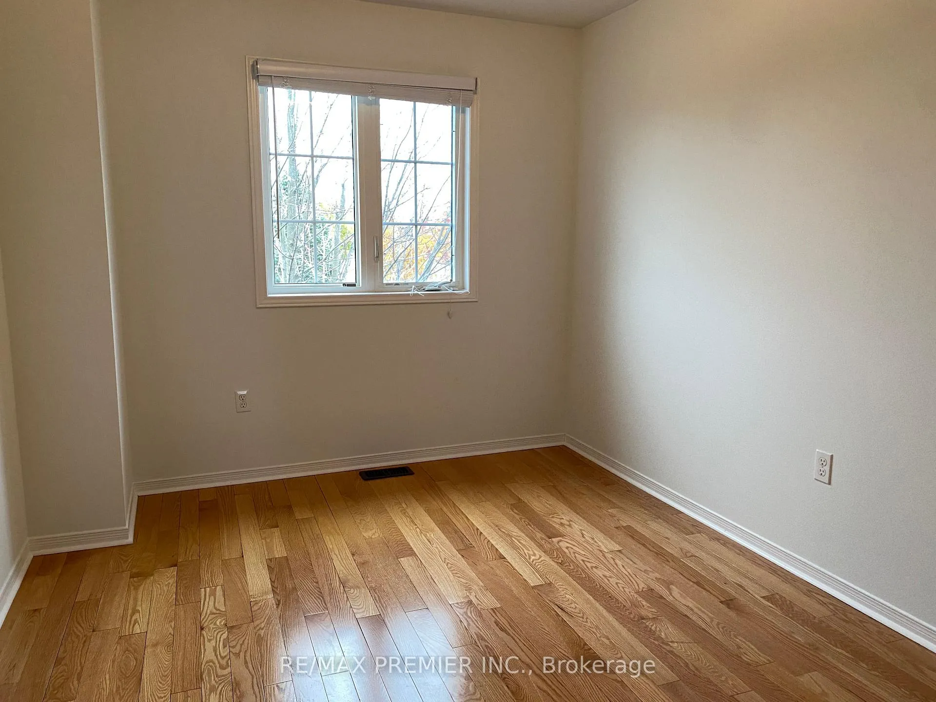 Photo 11 of 138 Keystar Court, Vaughan, Vellore Village — HOMEH